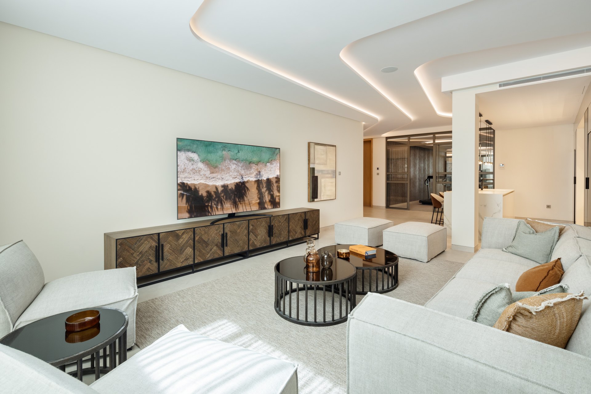 Sublime modern front line golf villa near a golf course in Las Brisas Golf