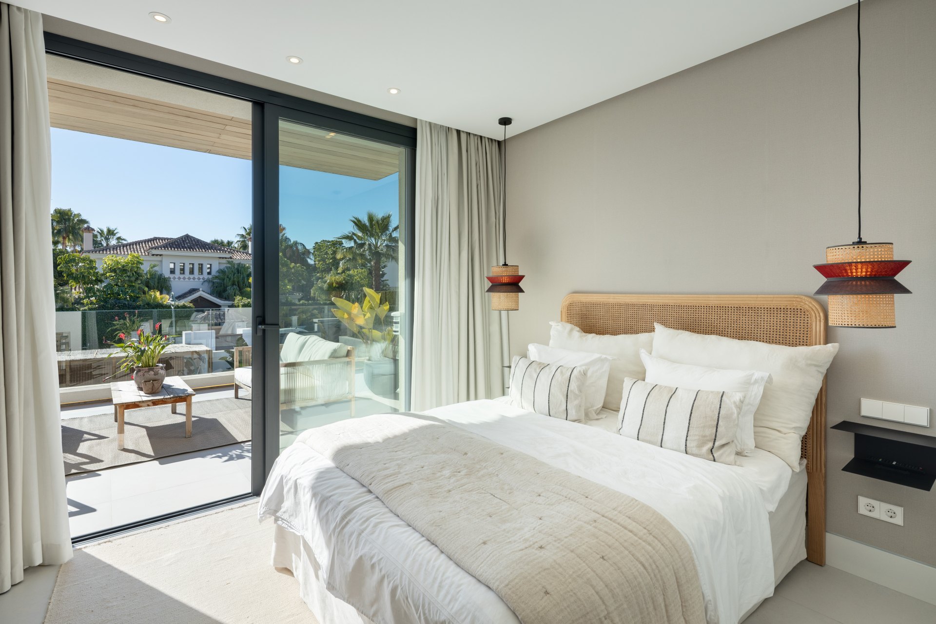 Villa contemporánea situada en el prestigioso enclave residencial de La Cerquilla