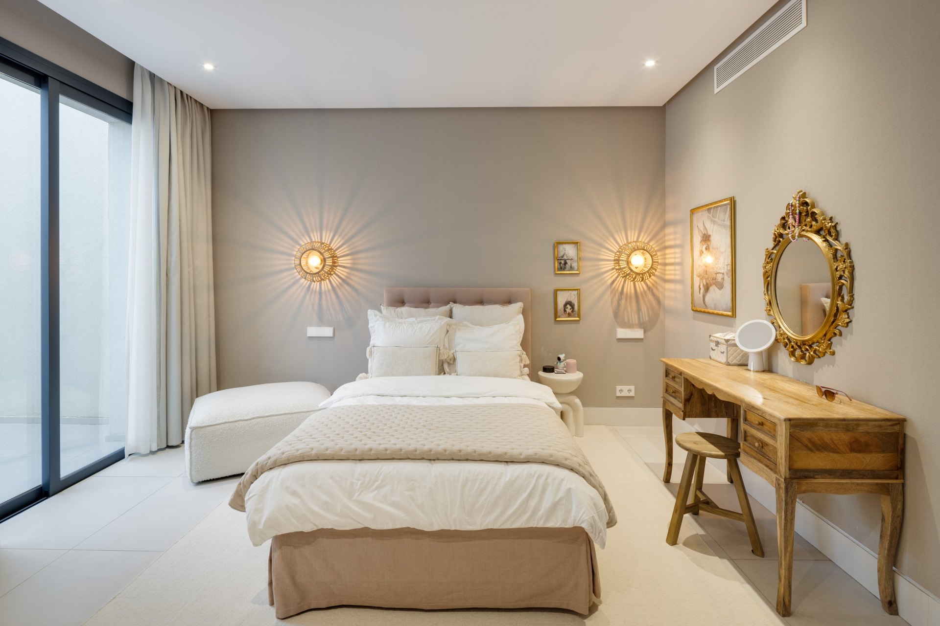 Villa contemporánea situada en el prestigioso enclave residencial de La Cerquilla