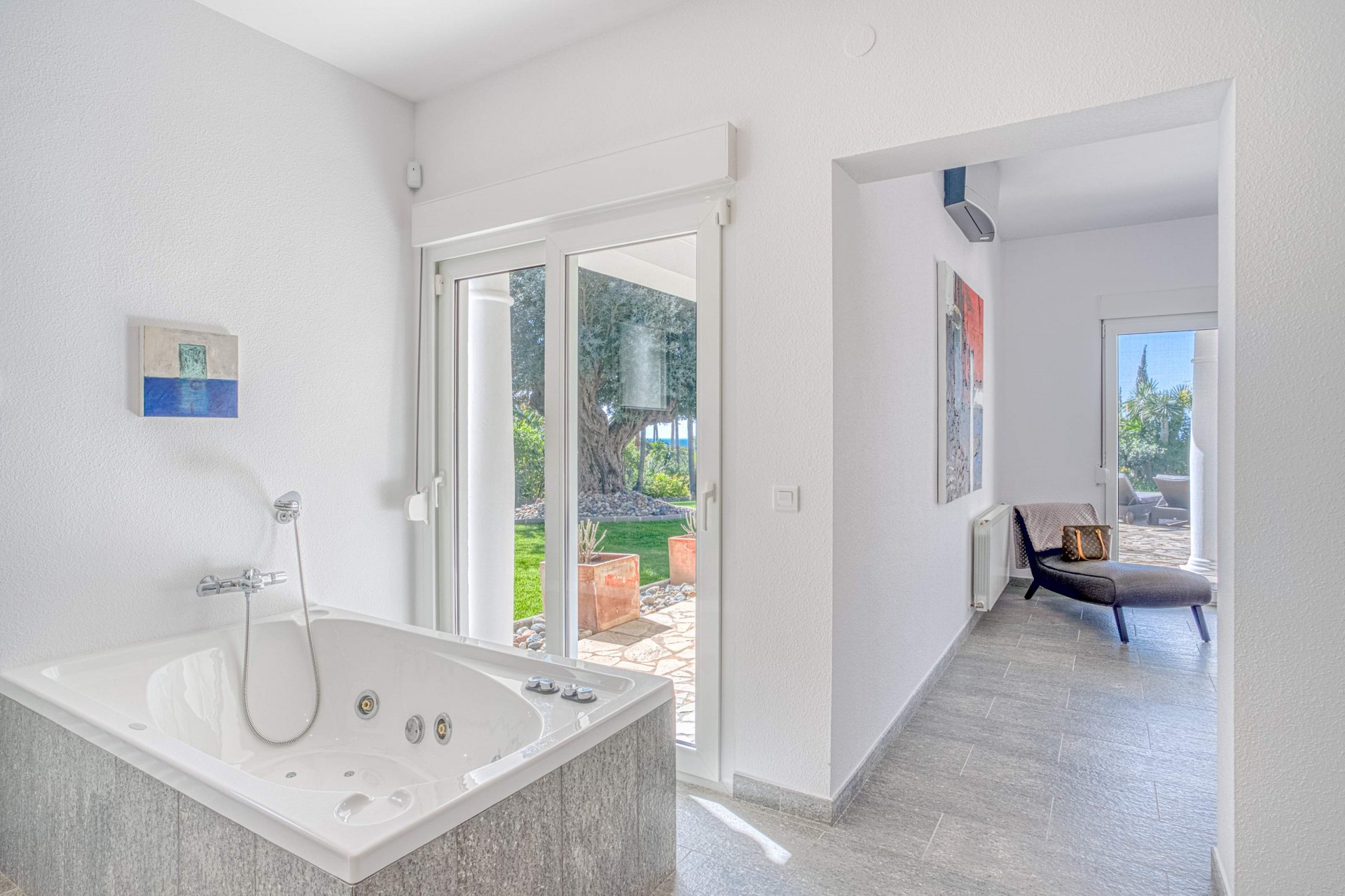 Villa con un gran potencial en una de las zonas mas exclusivas de Marbella, Las Chapas