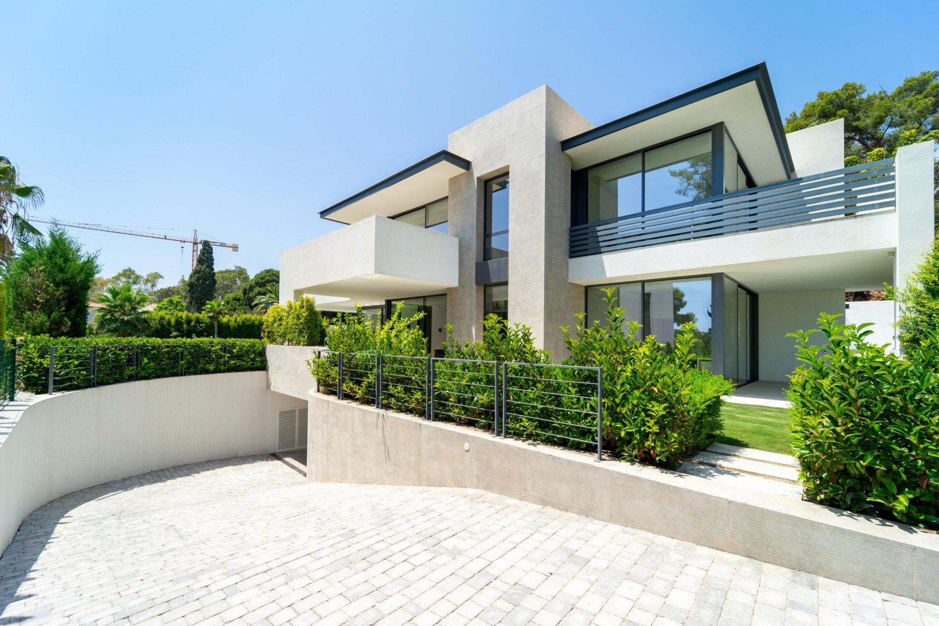 Magnificent 5-Bedroom Villa in La Carolina, Marbella’s Golden Mile