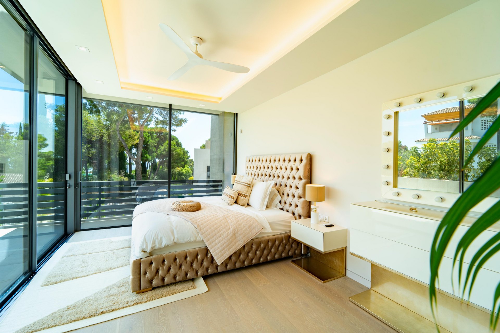 Magnificent 5-Bedroom Villa in La Carolina, Marbella’s Golden Mile