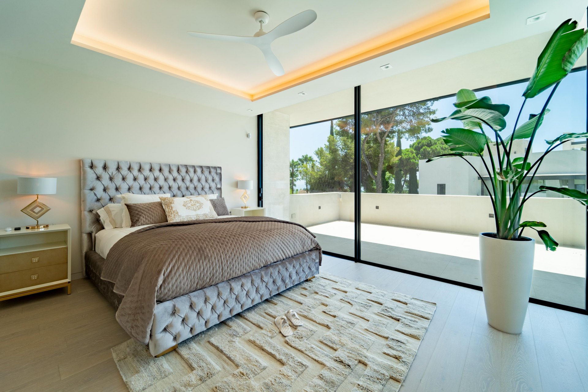 Magnificent 5-Bedroom Villa in La Carolina, Marbella’s Golden Mile