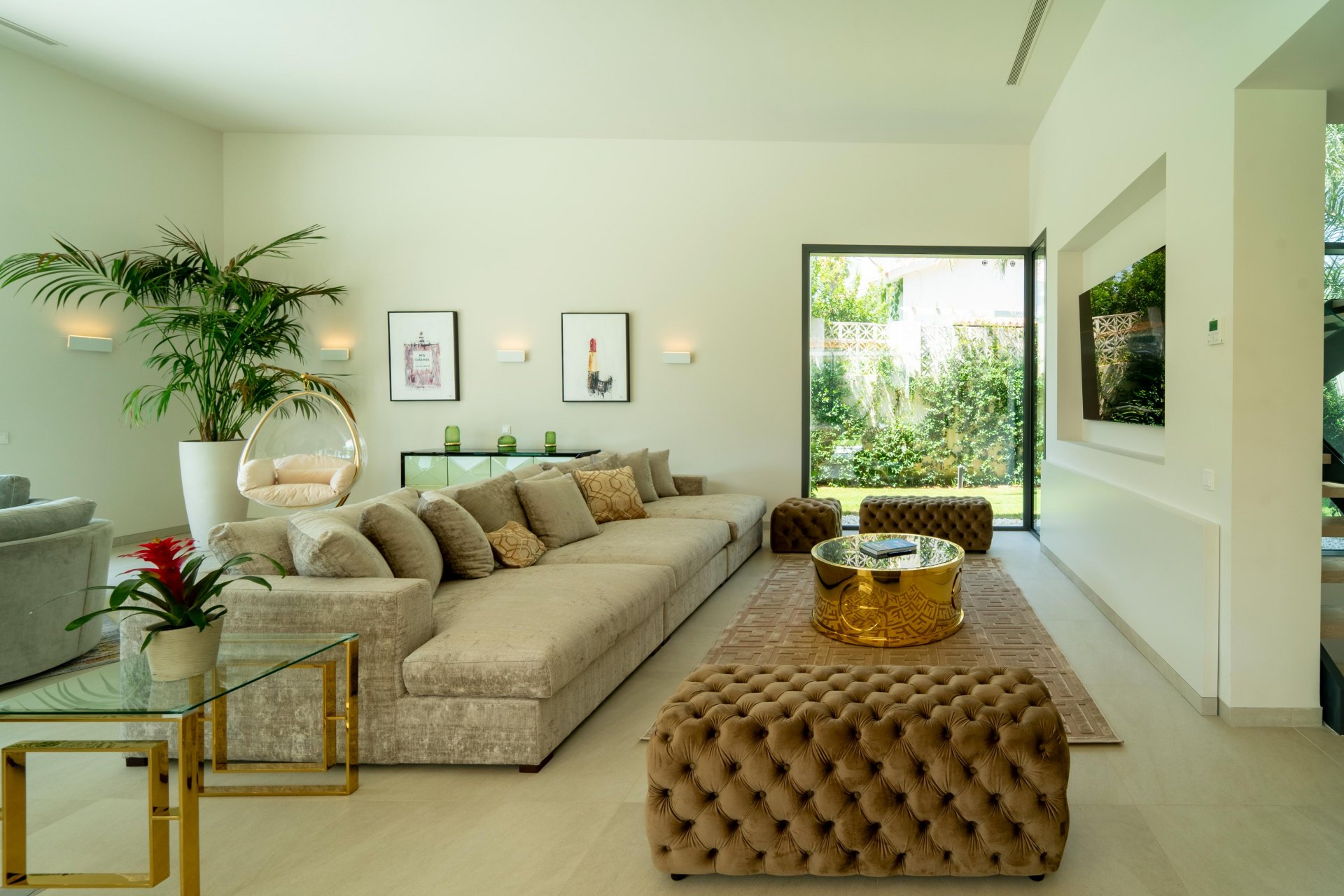 Magnificent 5-Bedroom Villa in La Carolina, Marbella’s Golden Mile