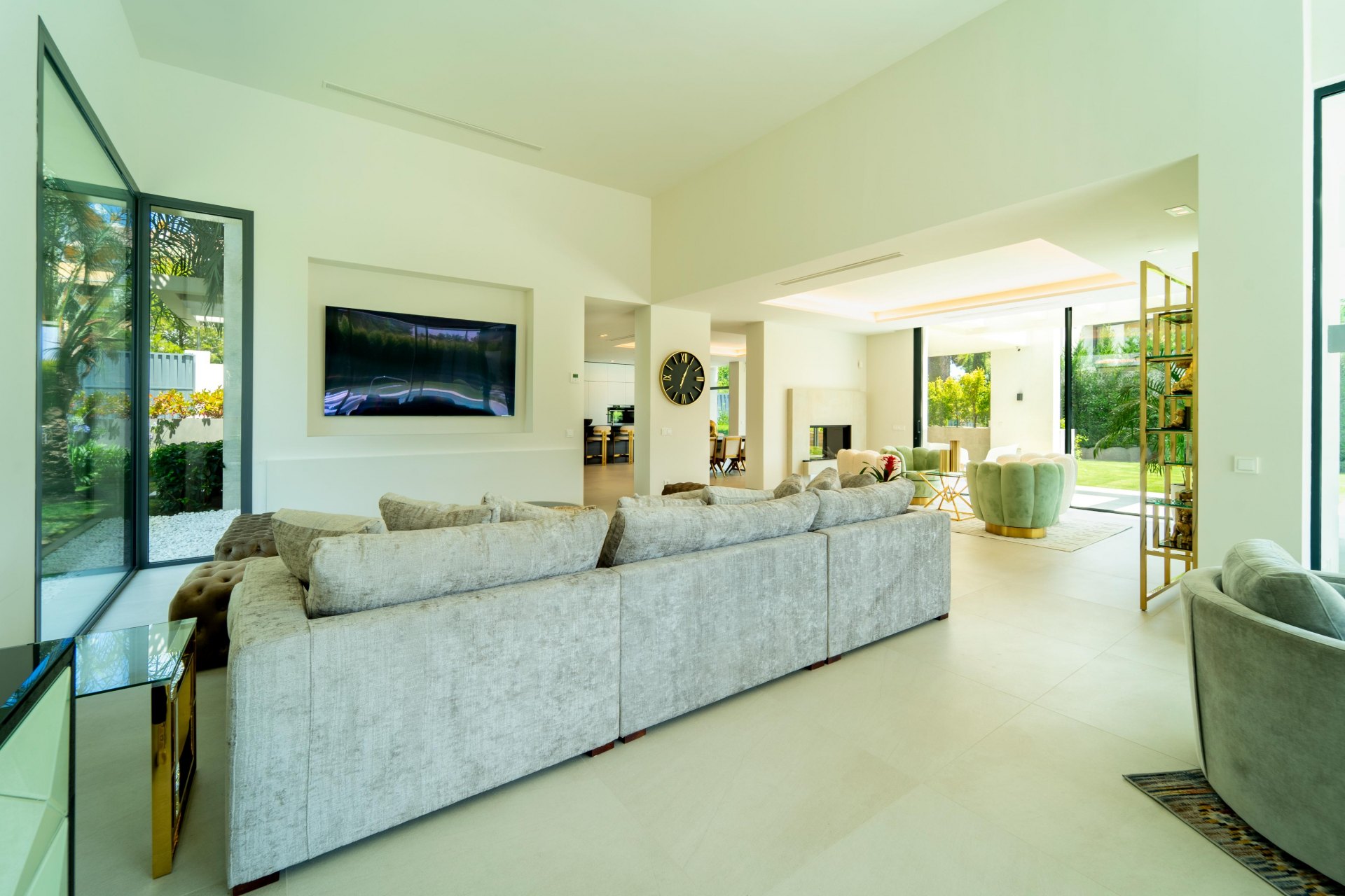 Magnificent 5-Bedroom Villa in La Carolina, Marbella’s Golden Mile