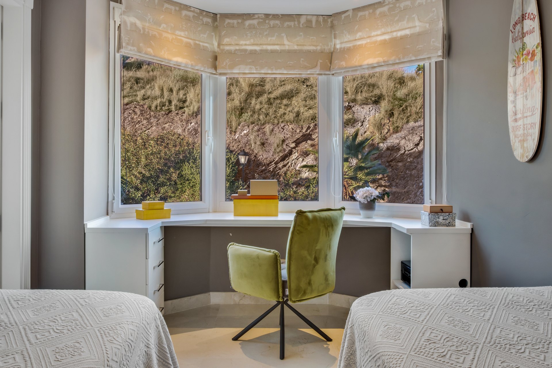 Elegant 3 Bed Apartment with Sea views in Albatros Hills, Nueva Andalucia