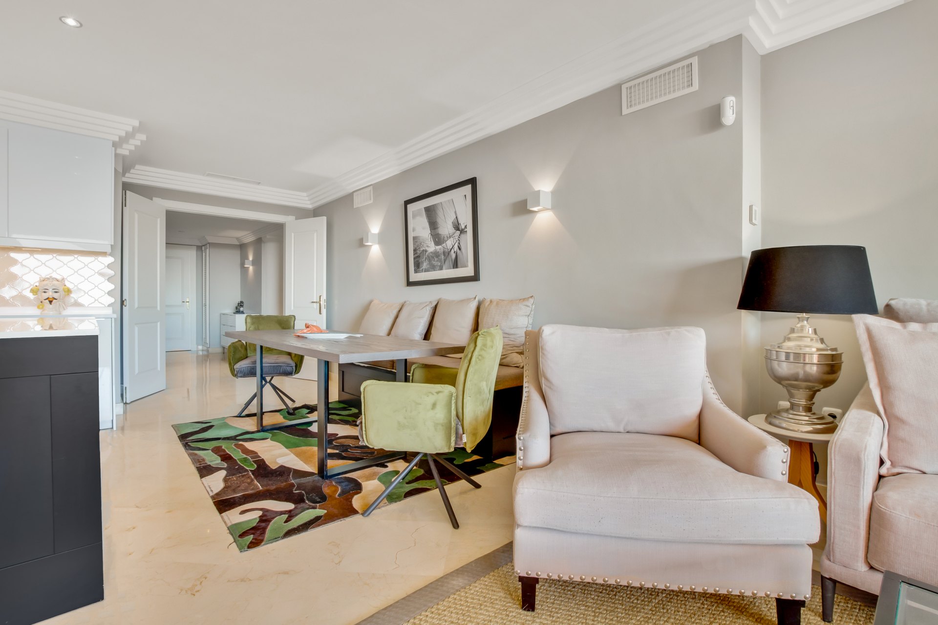 Elegant 3 Bed Apartment with Sea views in Albatros Hills, Nueva Andalucia