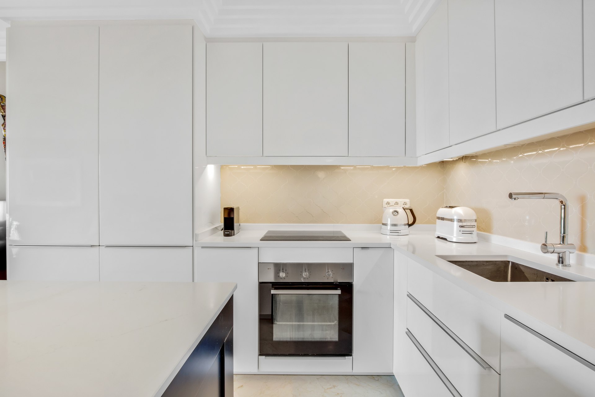 Elegant 3 Bed Apartment with Sea views in Albatros Hills, Nueva Andalucia