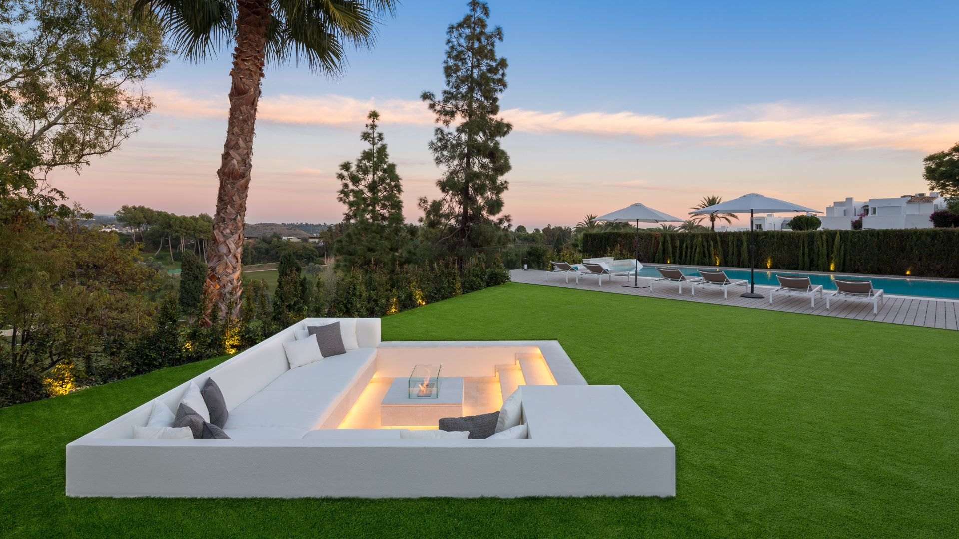 Aloha, Nueva Andalucia