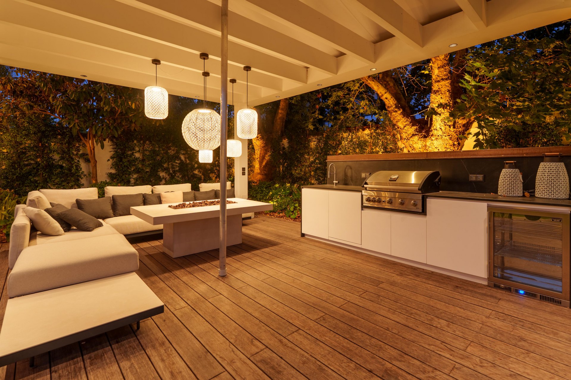 Contemporary one-level oasis just minutes from Puerto Banús