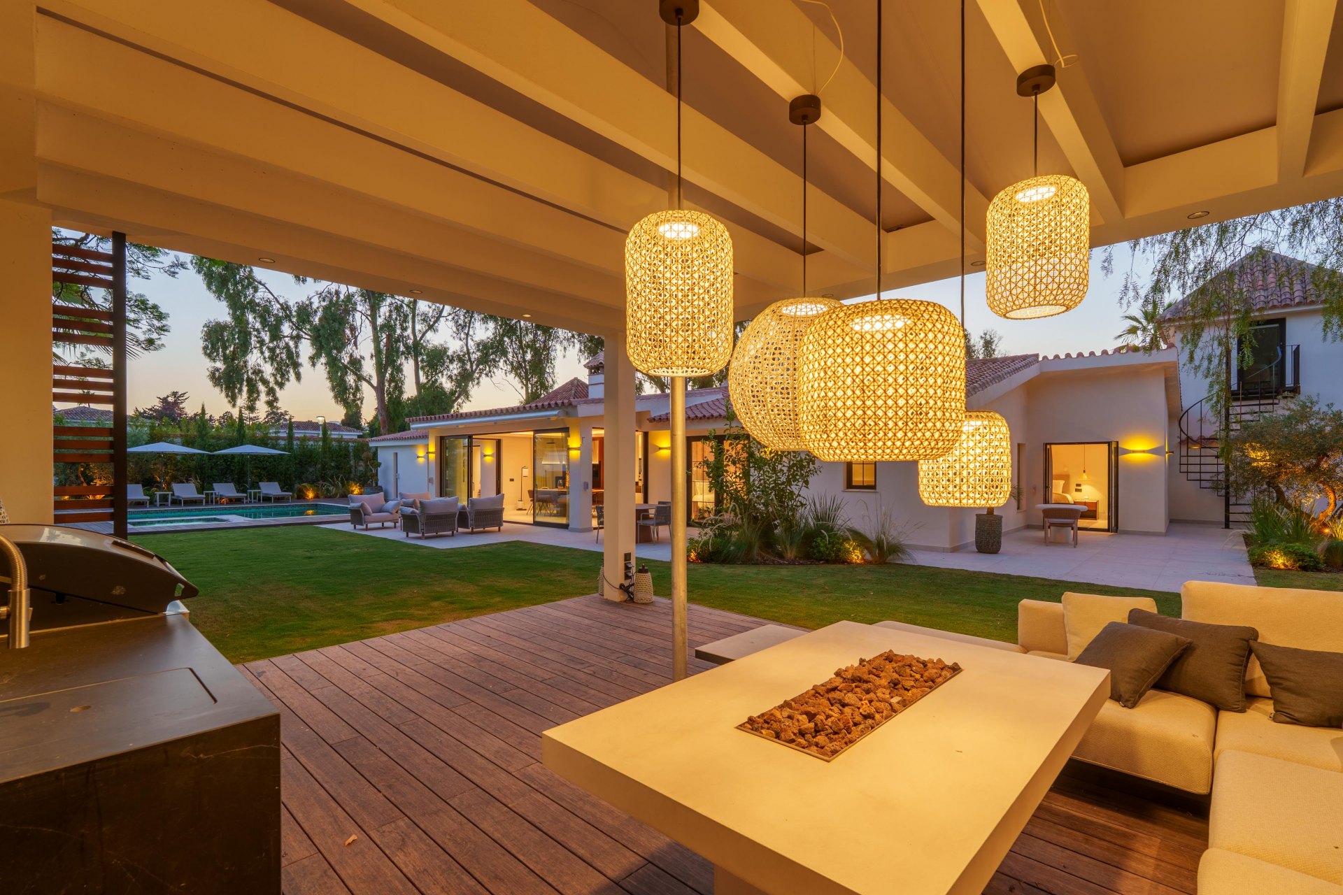 Contemporary one-level oasis just minutes from Puerto Banús