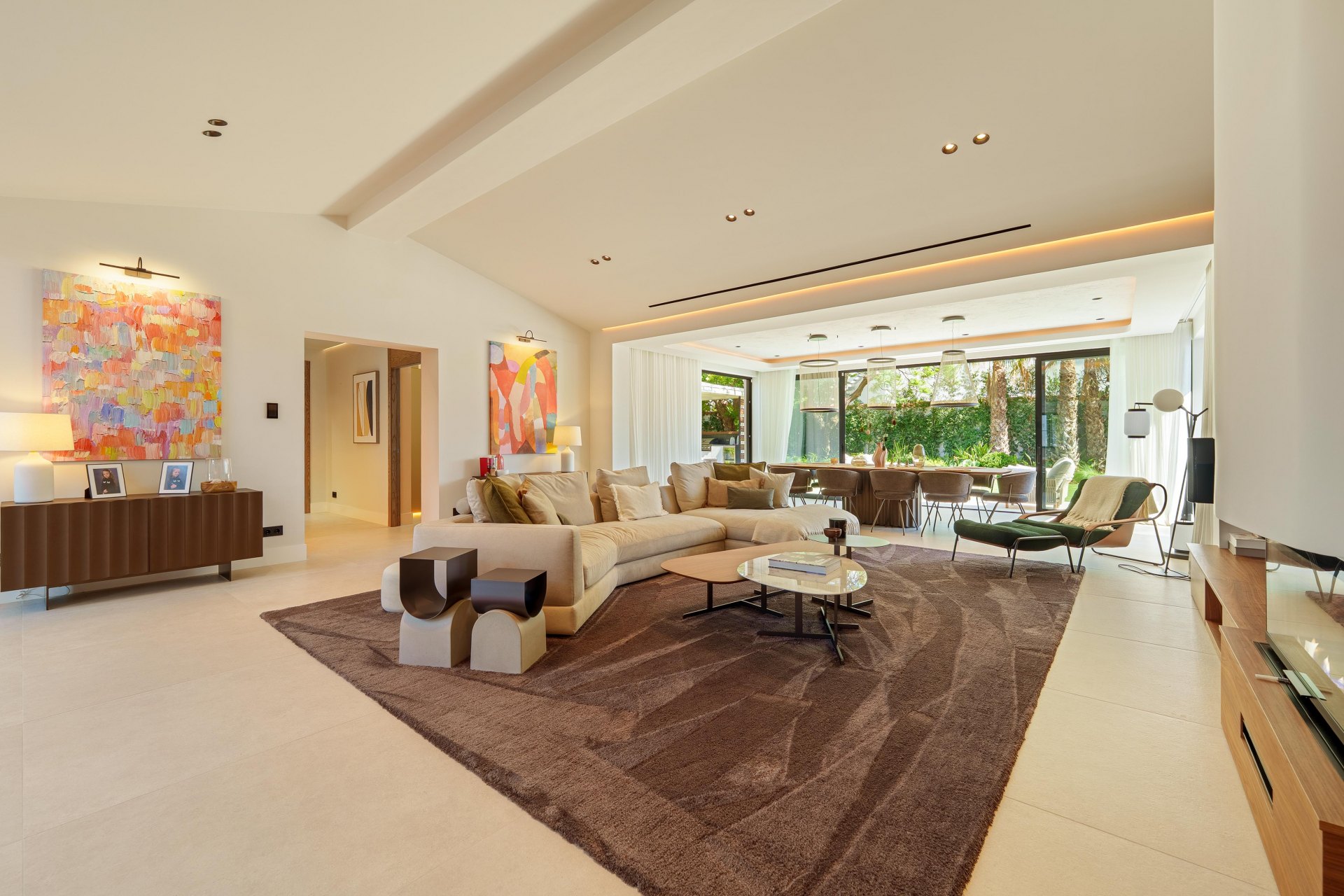 Contemporary one-level oasis just minutes from Puerto Banús