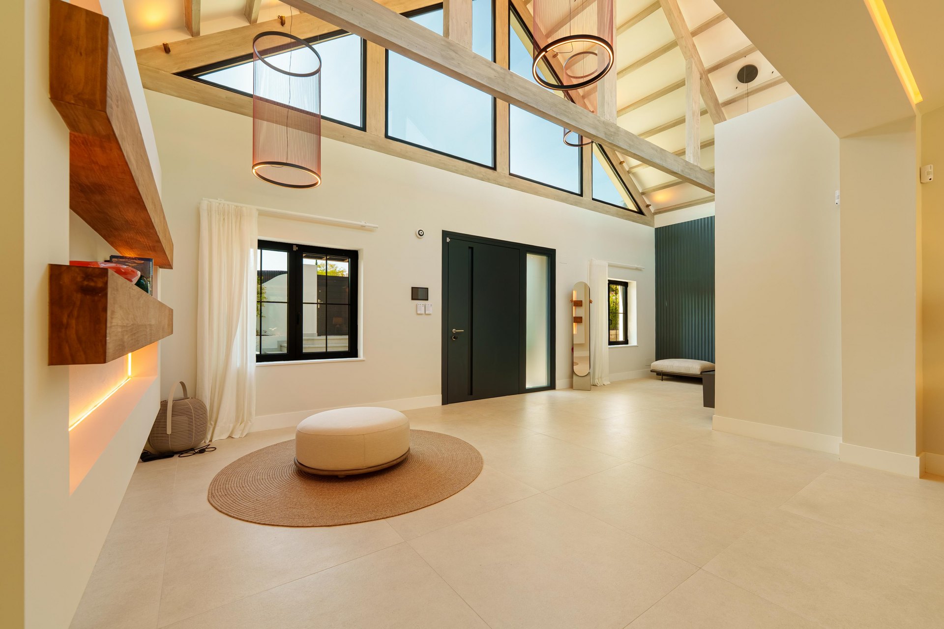 Contemporary one-level oasis just minutes from Puerto Banús