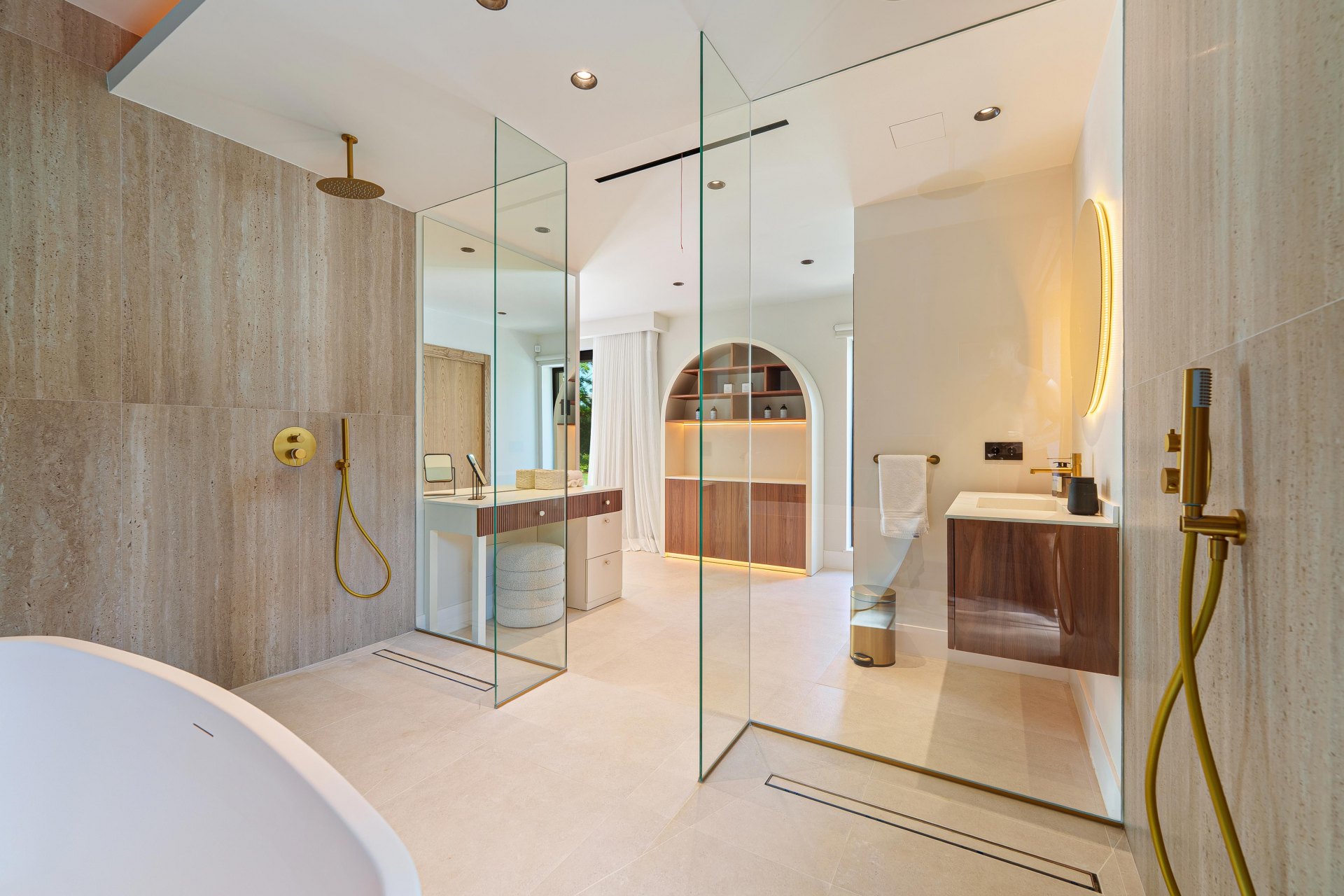 Contemporary one-level oasis just minutes from Puerto Banús