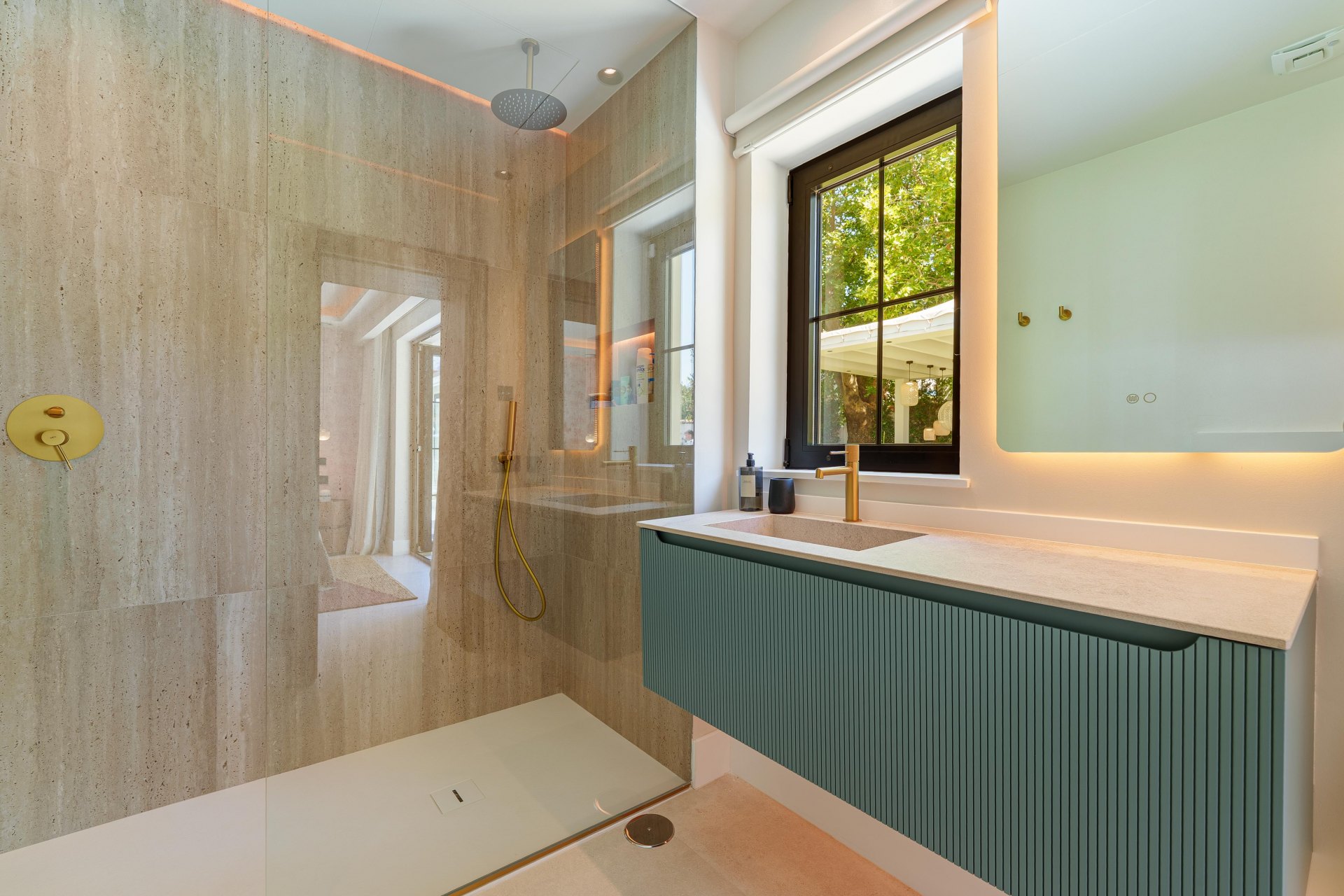 Contemporary one-level oasis just minutes from Puerto Banús