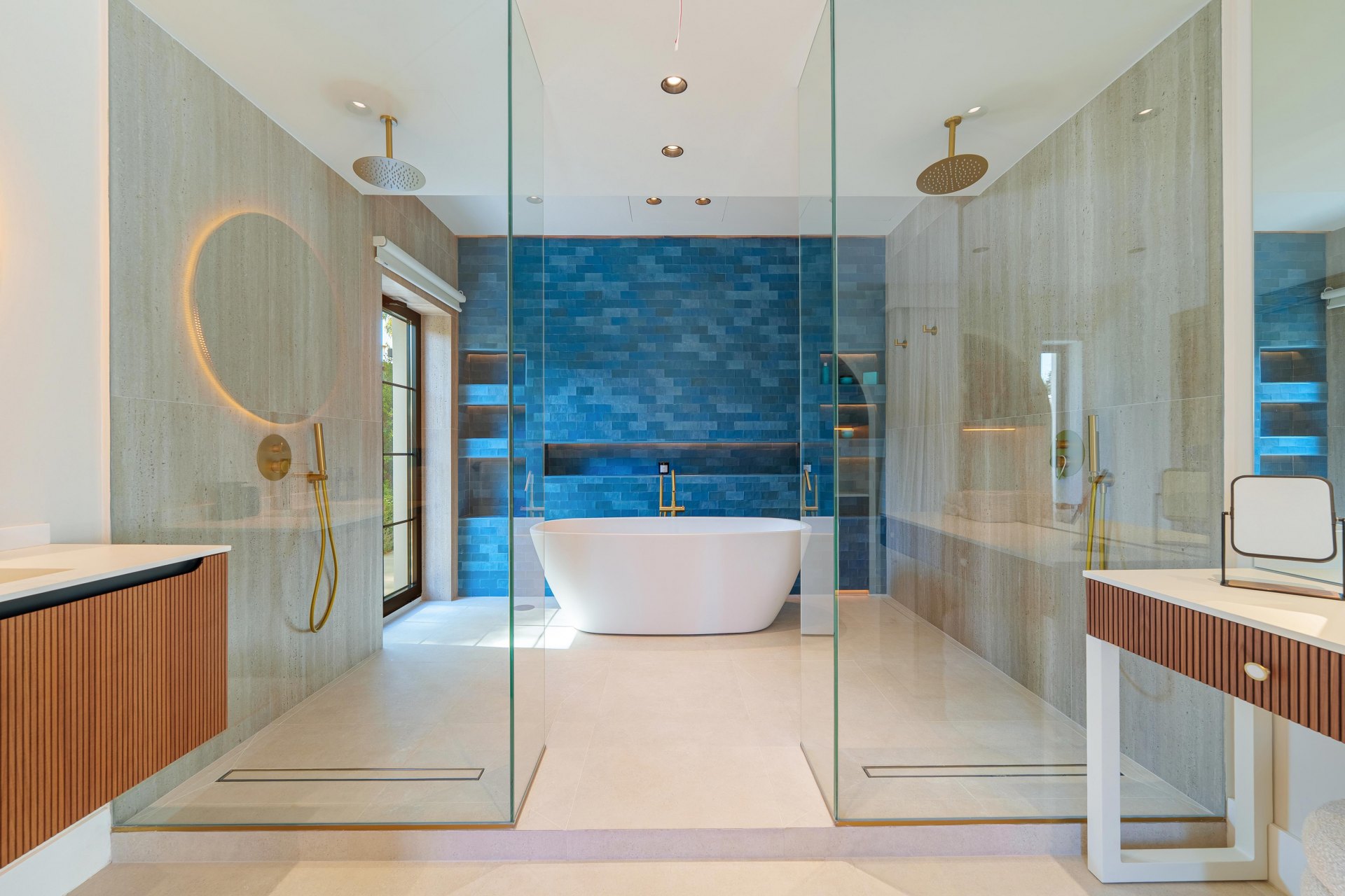 Contemporary one-level oasis just minutes from Puerto Banús