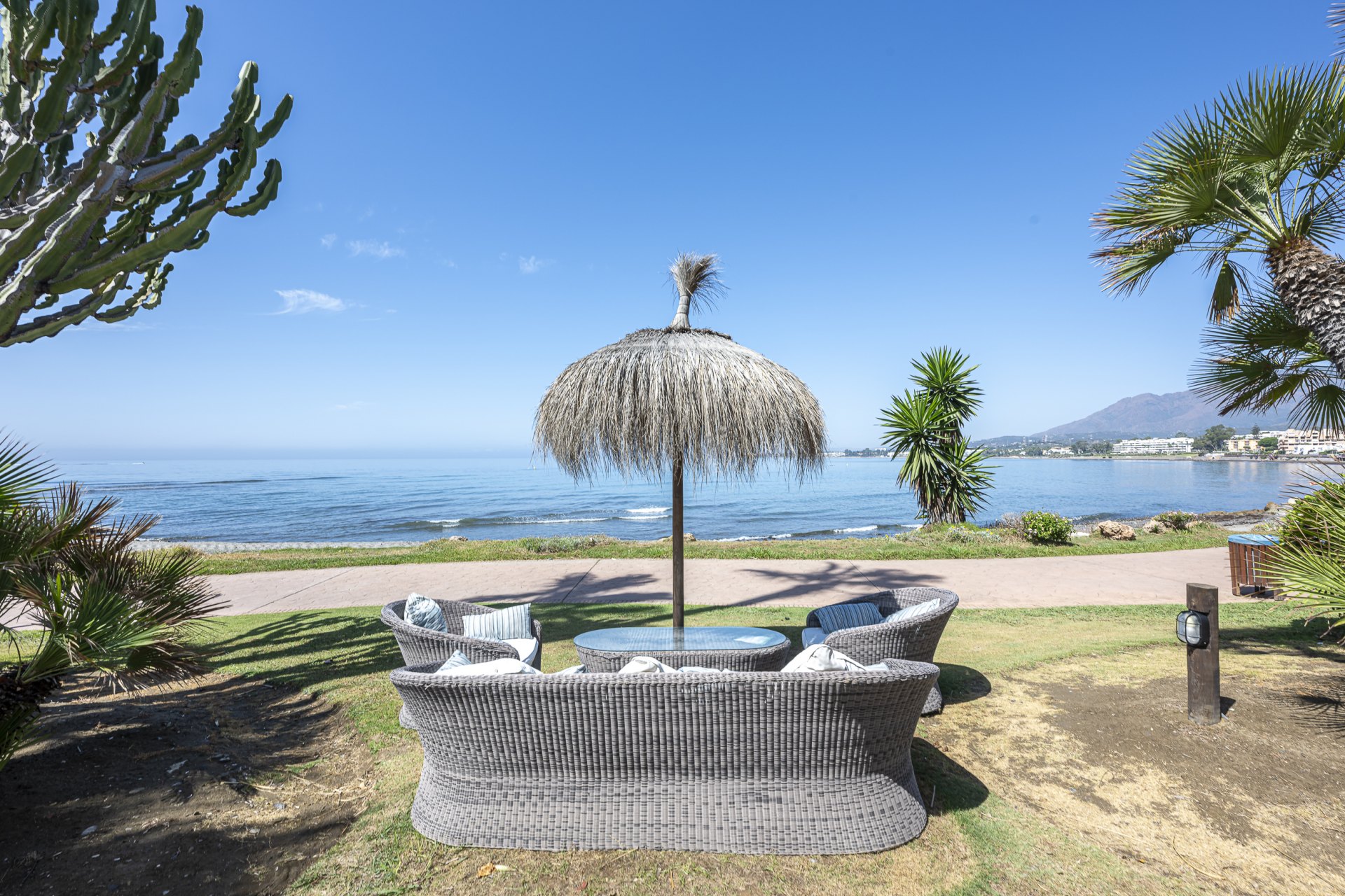 Exquisito apartamento en Menara beach totalmente reformado, Estepona