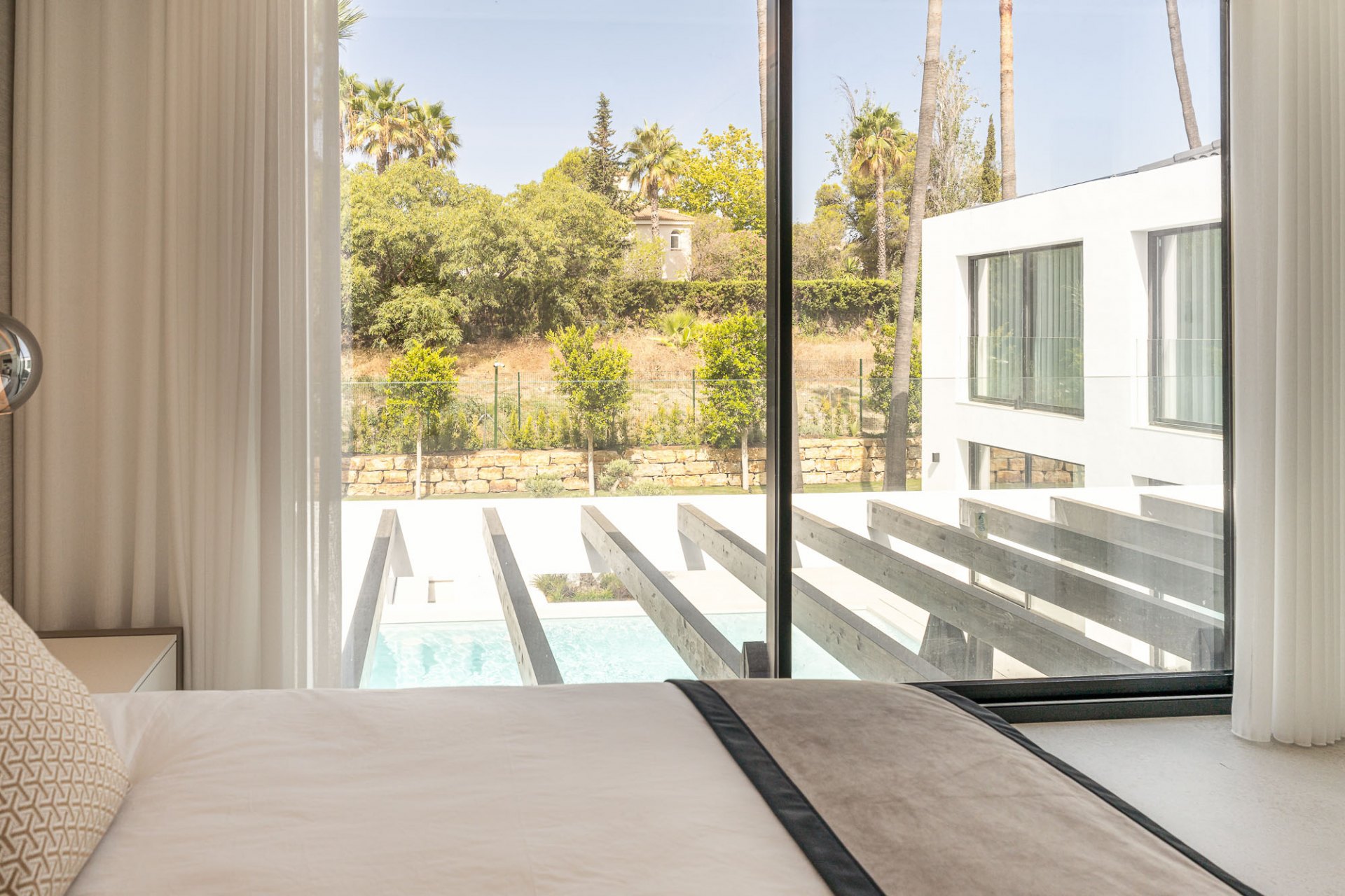 Elegancia Contemporánea en Supermanzana H, Nueva Andalucía