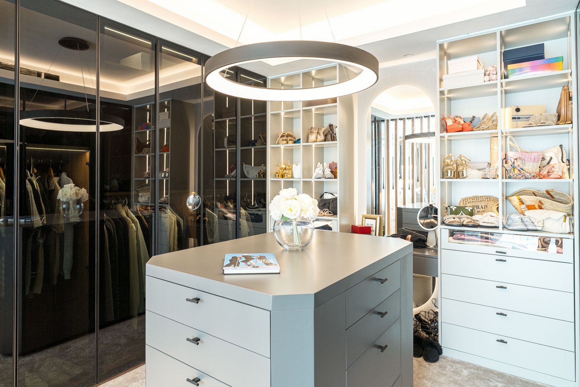 Elegancia Contemporánea en Supermanzana H, Nueva Andalucía