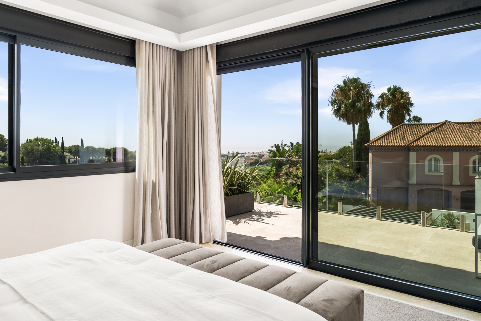 Villa con increíbles vistas abiertas al mar y la montaña, Los Flamingos, Benahavís