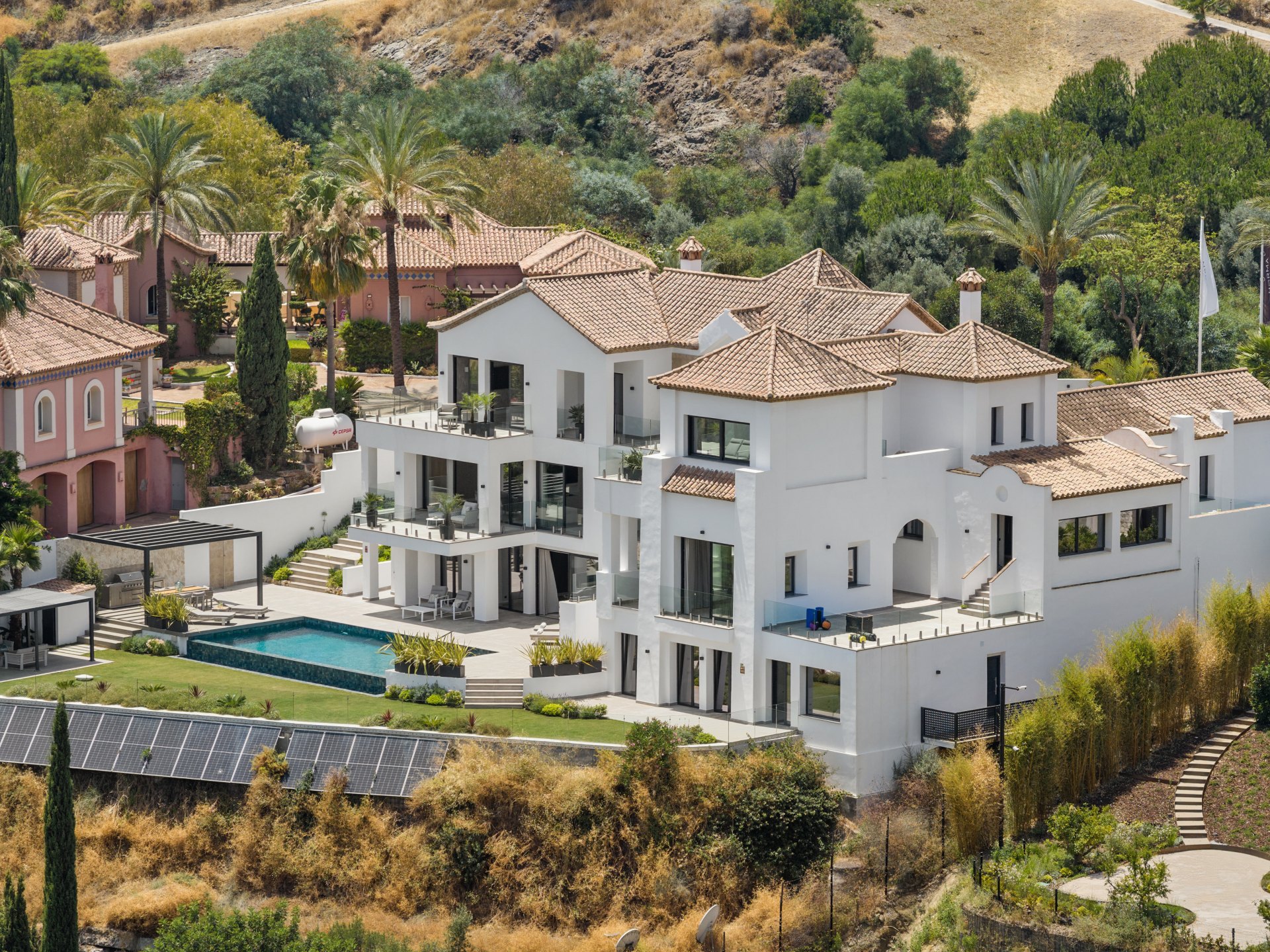 Villa con increíbles vistas abiertas al mar y la montaña, Los Flamingos, Benahavís