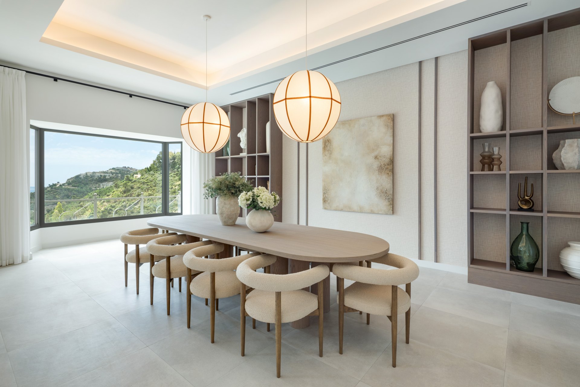 Maravillosa villa de diseño contemporáneo andaluz con increíbles vistas al mar en El Madroñal, Benahavís