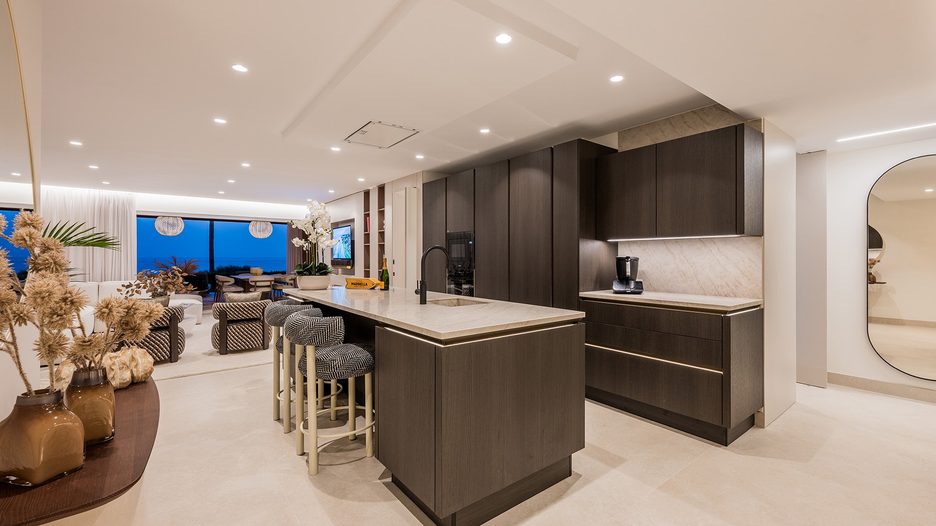 Exquisite fully renovated beachfront apartment in an exclusive development, Estepona