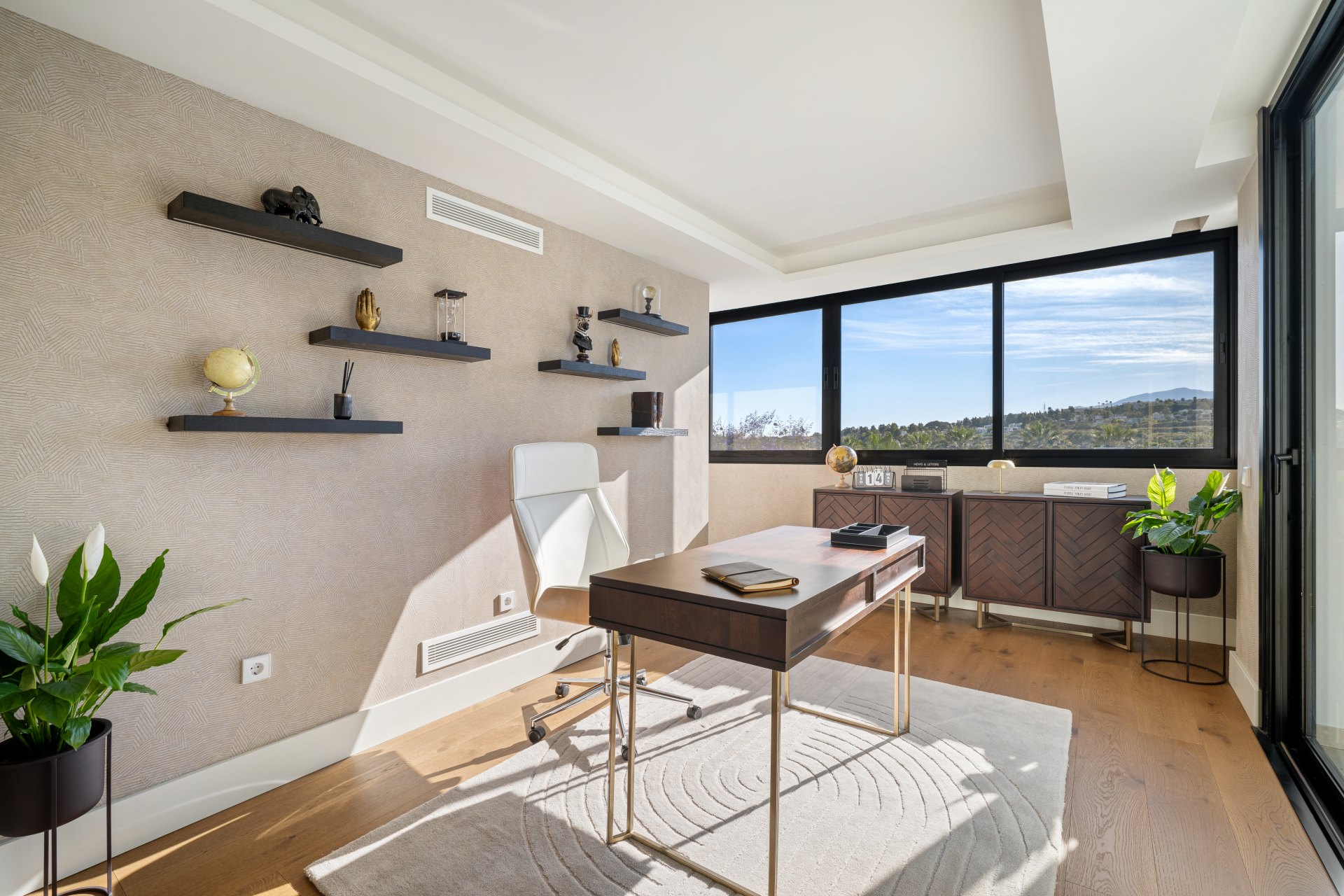 Majestic frontline golf villa at Los Naranjos Golf Club, Nueva Andalucía