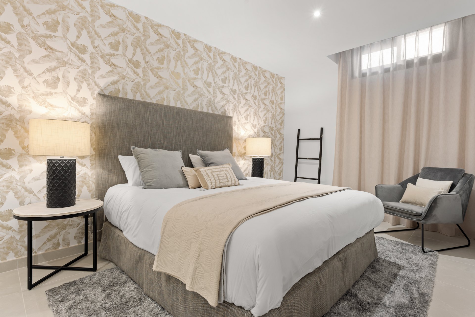 Elegancia contemporánea a escasos metros de la playa, Puerto Banús, Marbella