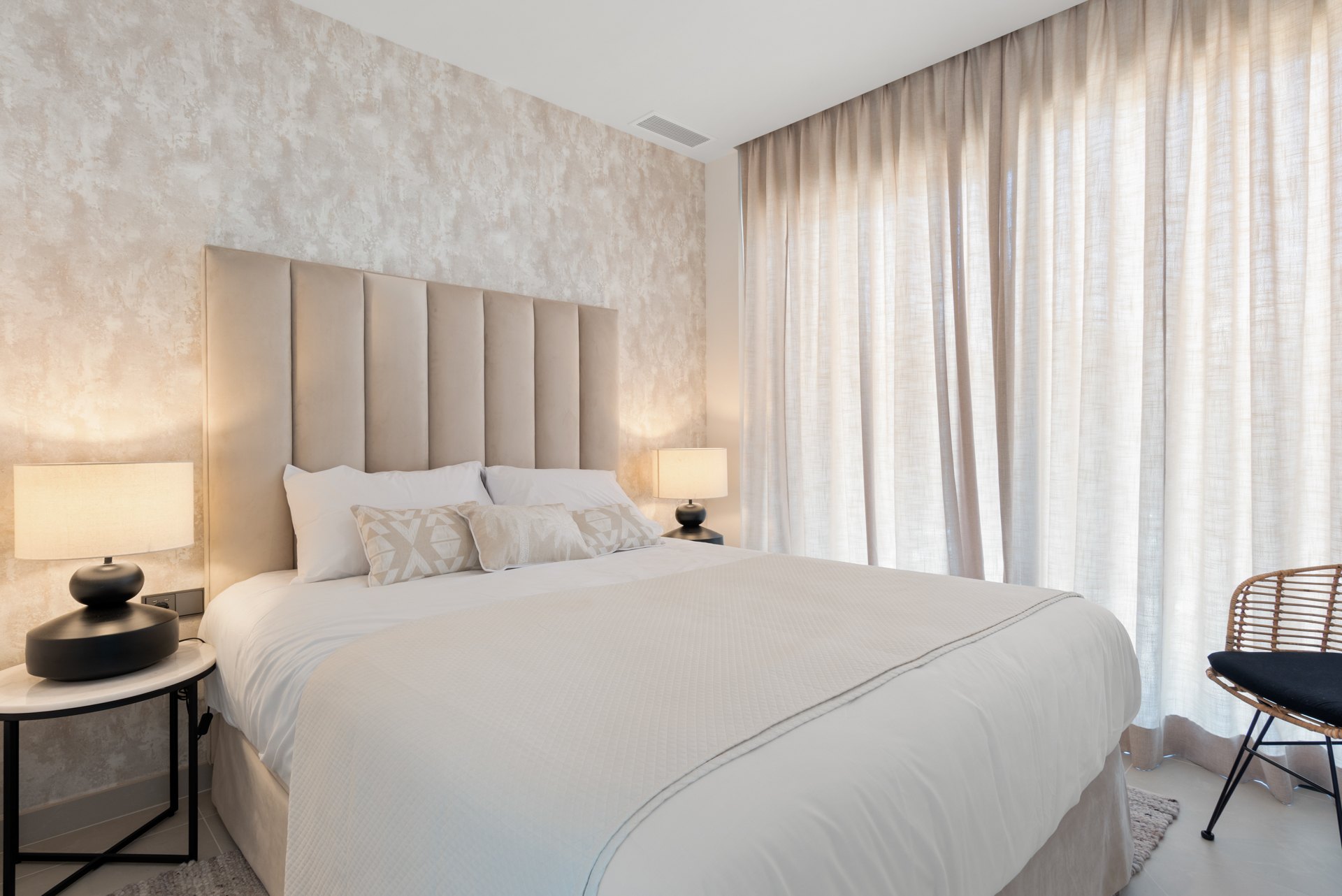 Elegancia contemporánea a escasos metros de la playa, Puerto Banús, Marbella