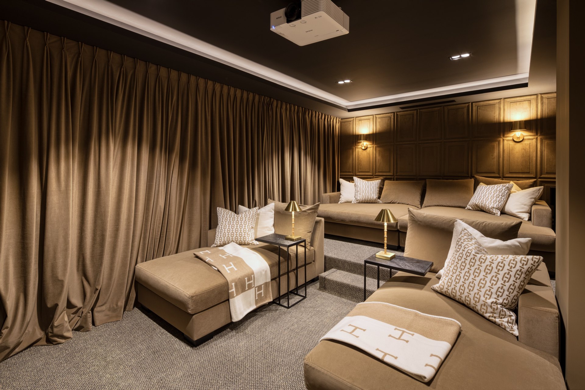 Impresionante villa en primera linea de golf de Las Brisas, Nueva Andalucía