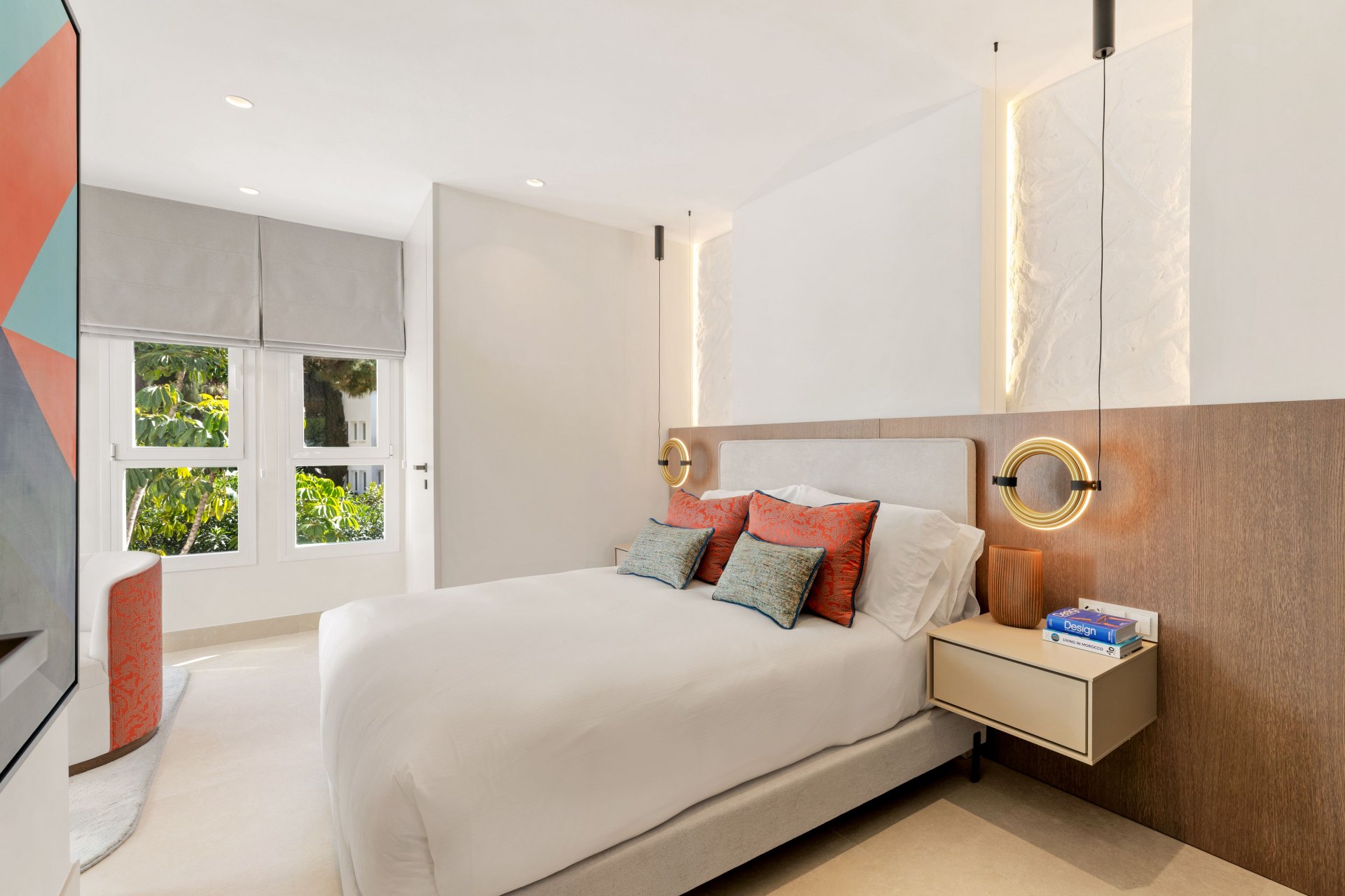 Moderno apartamento completamente renovado a pie de playa en Los Monteros, Marbella Este