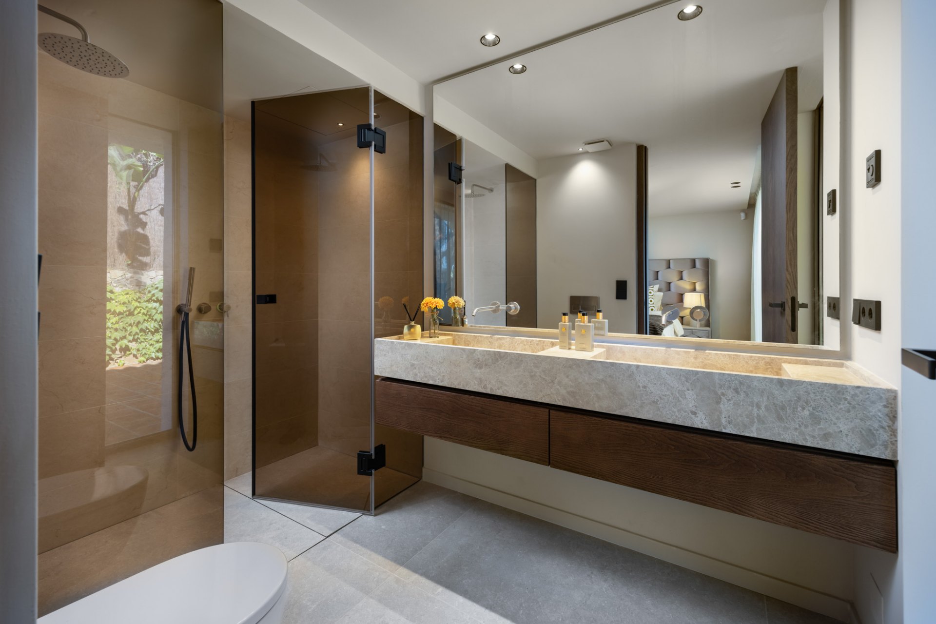 Centauro 15: Un oasis de estilo balines en el corazón del Valle del Golf en Nueva Andalucía