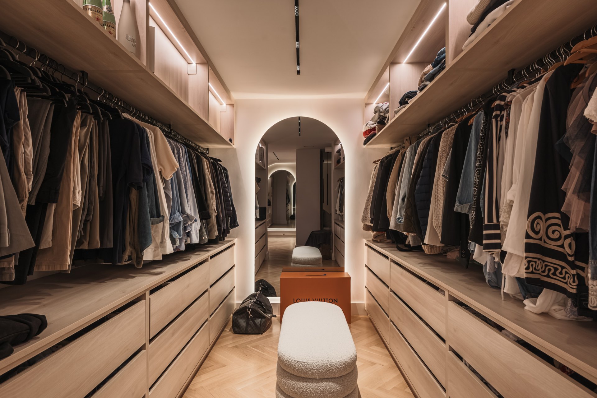 Ático totalmente reformado con amplias vistas al mar en Benahavís