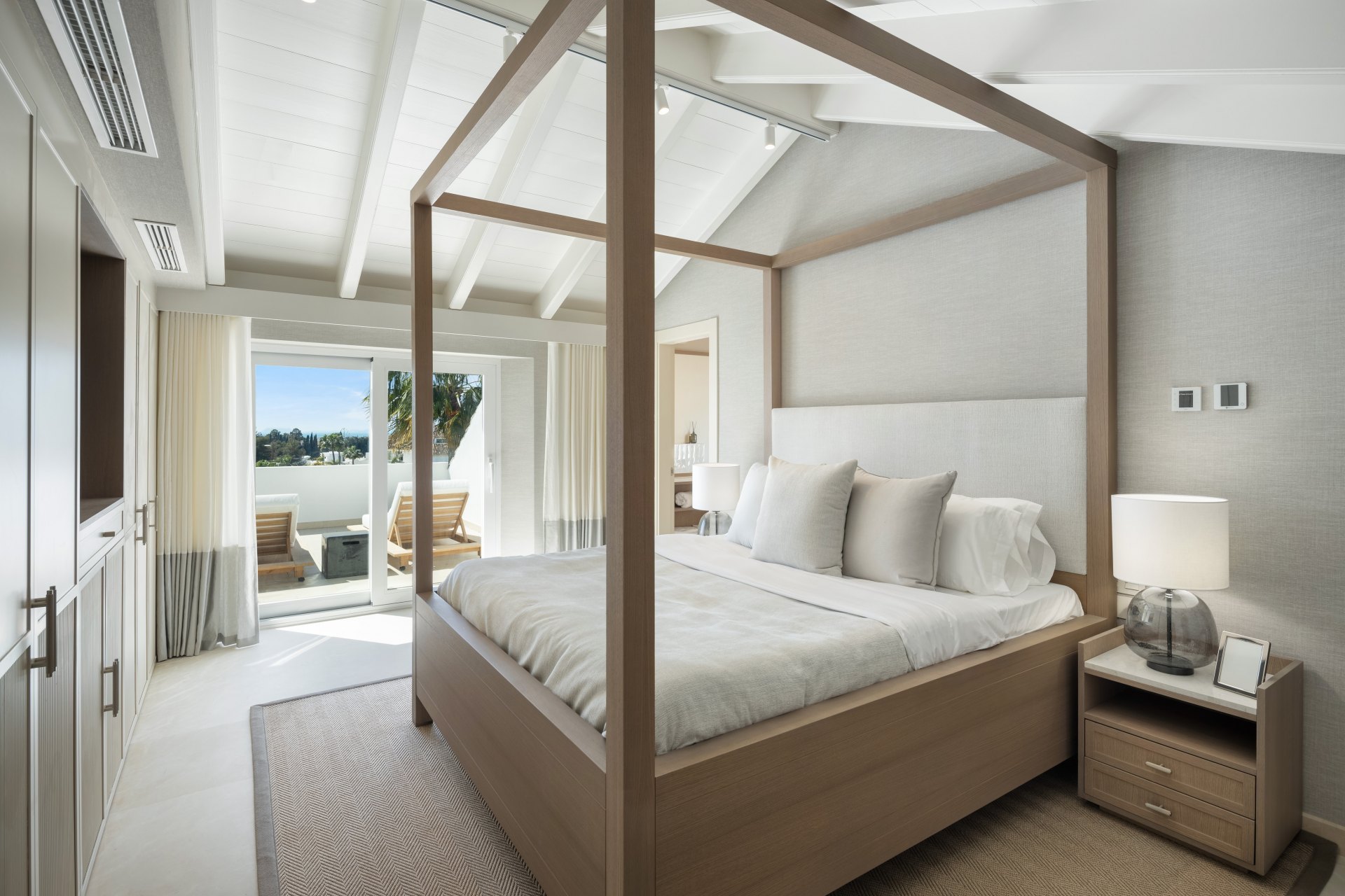 Duplex penthouse in the prestigious Golden Mile, Marbella