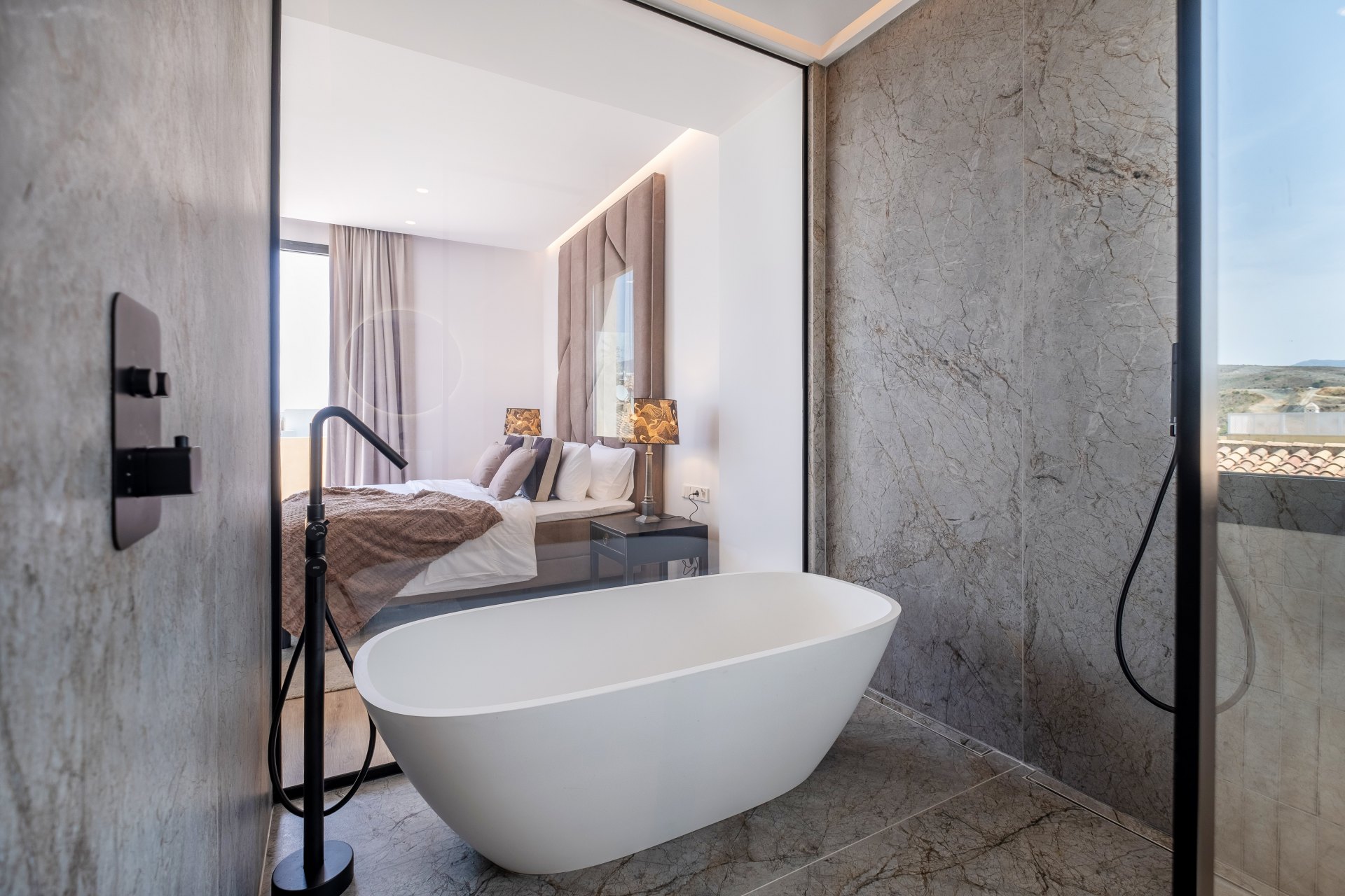 Villa with beautiful panoramic sea views in El Paraiso Alto, Benahavís