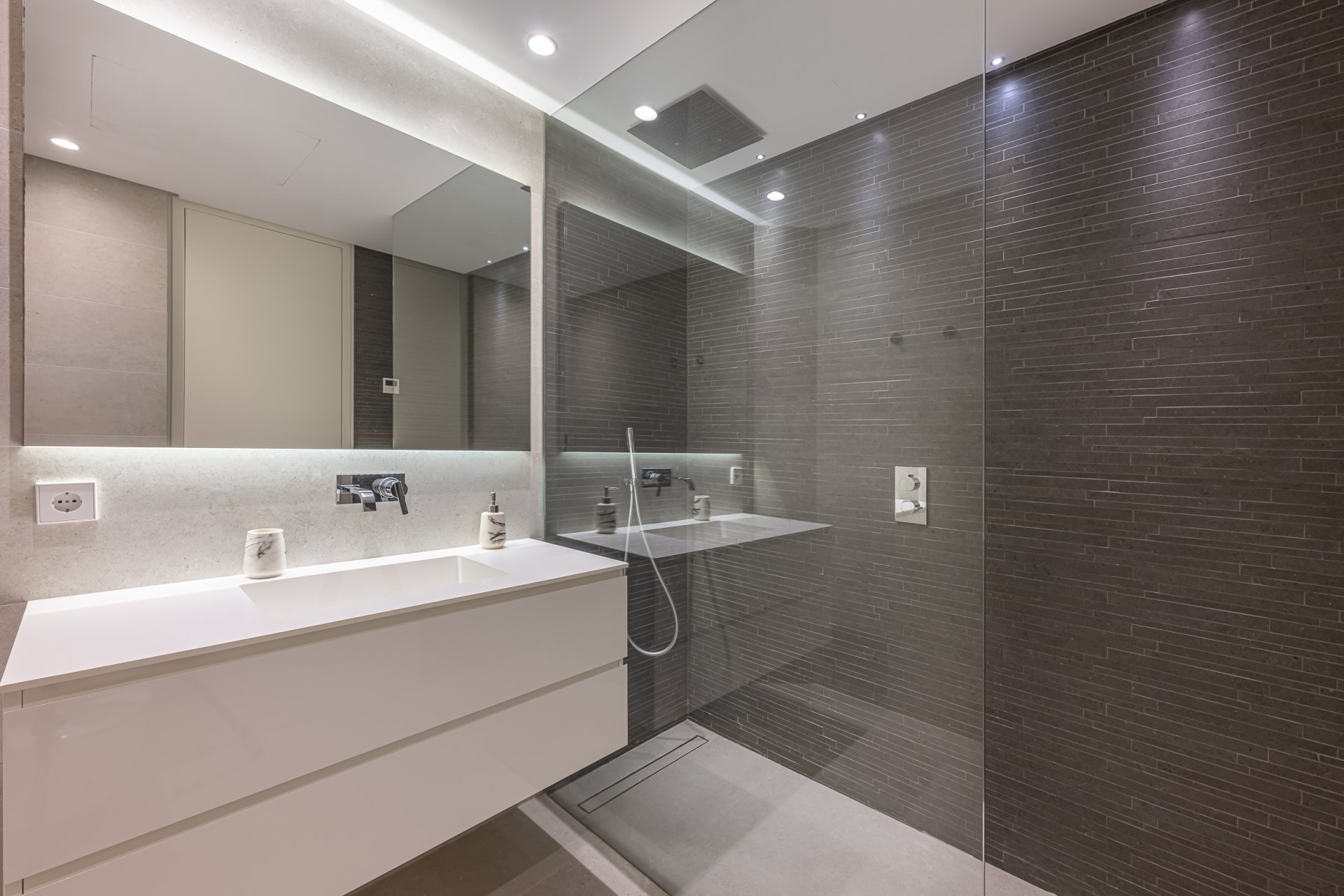 Spectacular family villa with panoramic sea views and exceptional amenities in Elviria, East Marbella