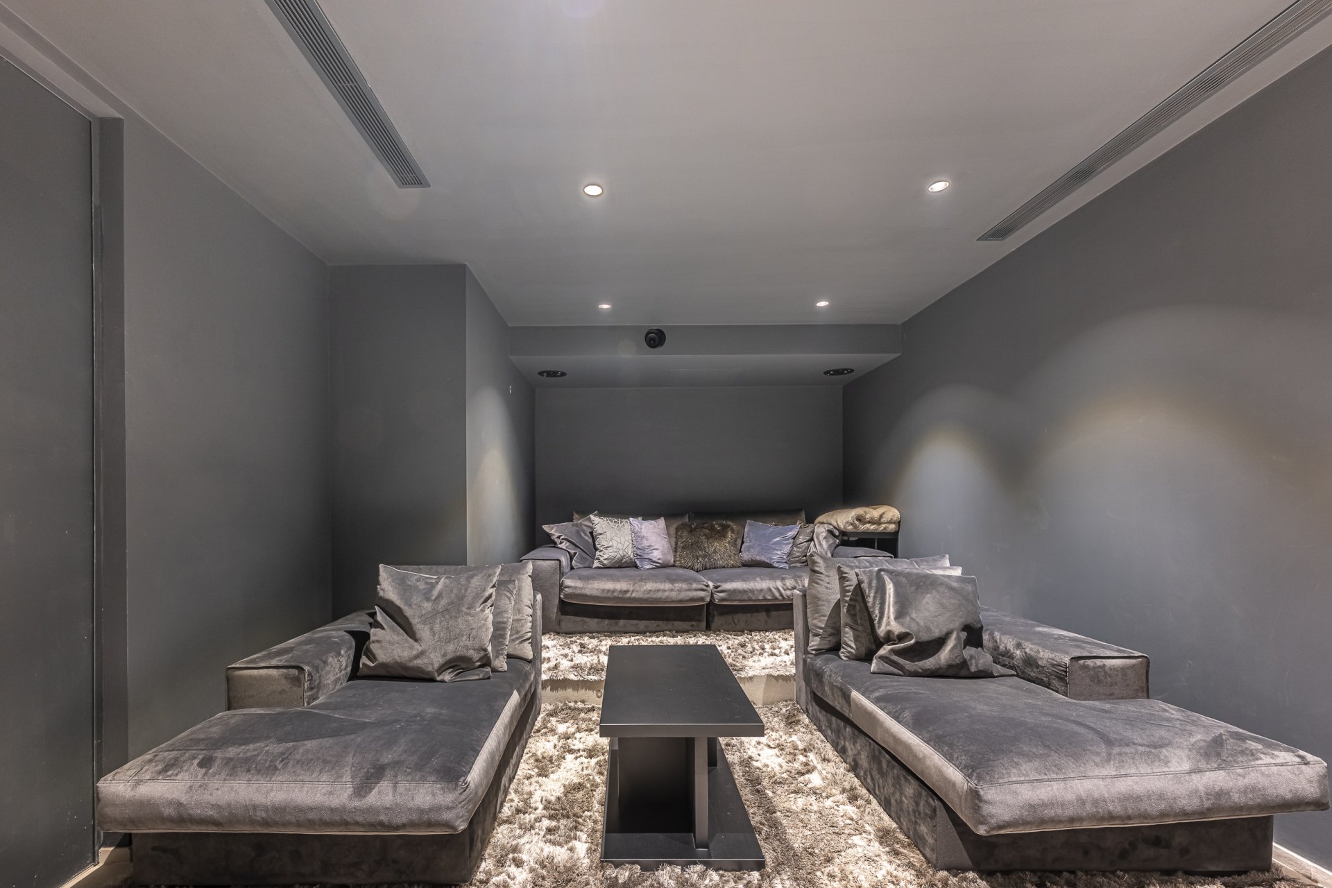 Spectacular family villa with panoramic sea views and exceptional amenities in Elviria, East Marbella