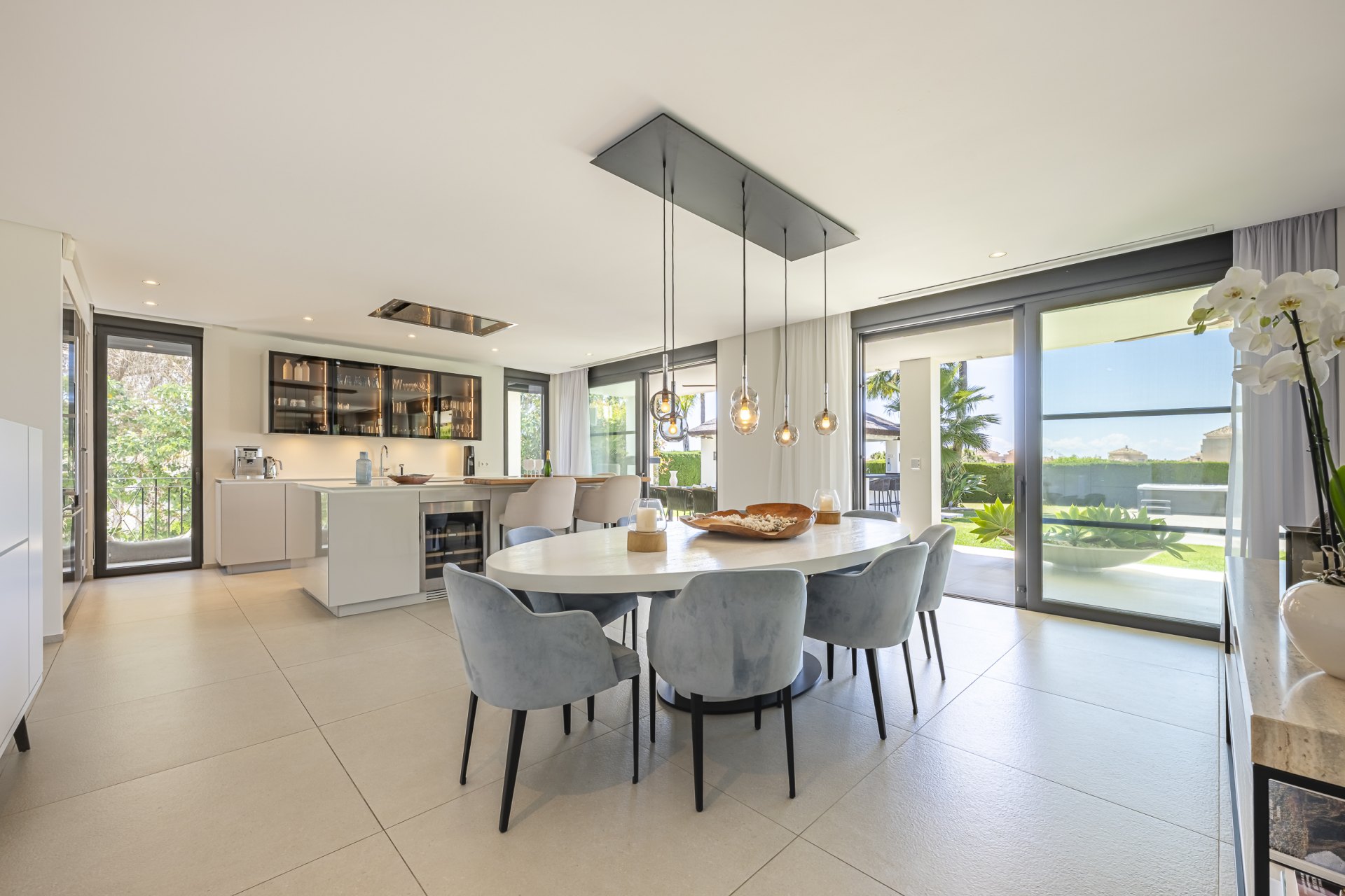 Spectacular family villa with panoramic sea views and exceptional amenities in Elviria, East Marbella