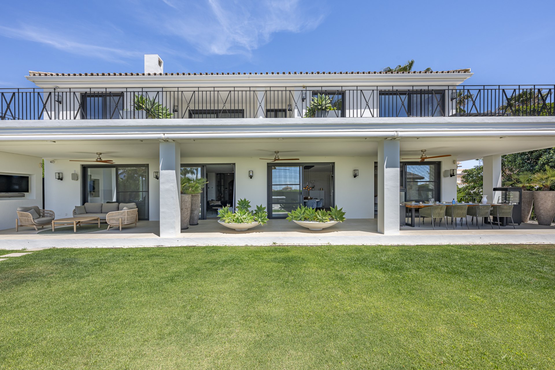 Spectacular family villa with panoramic sea views and exceptional amenities in Elviria, East Marbella