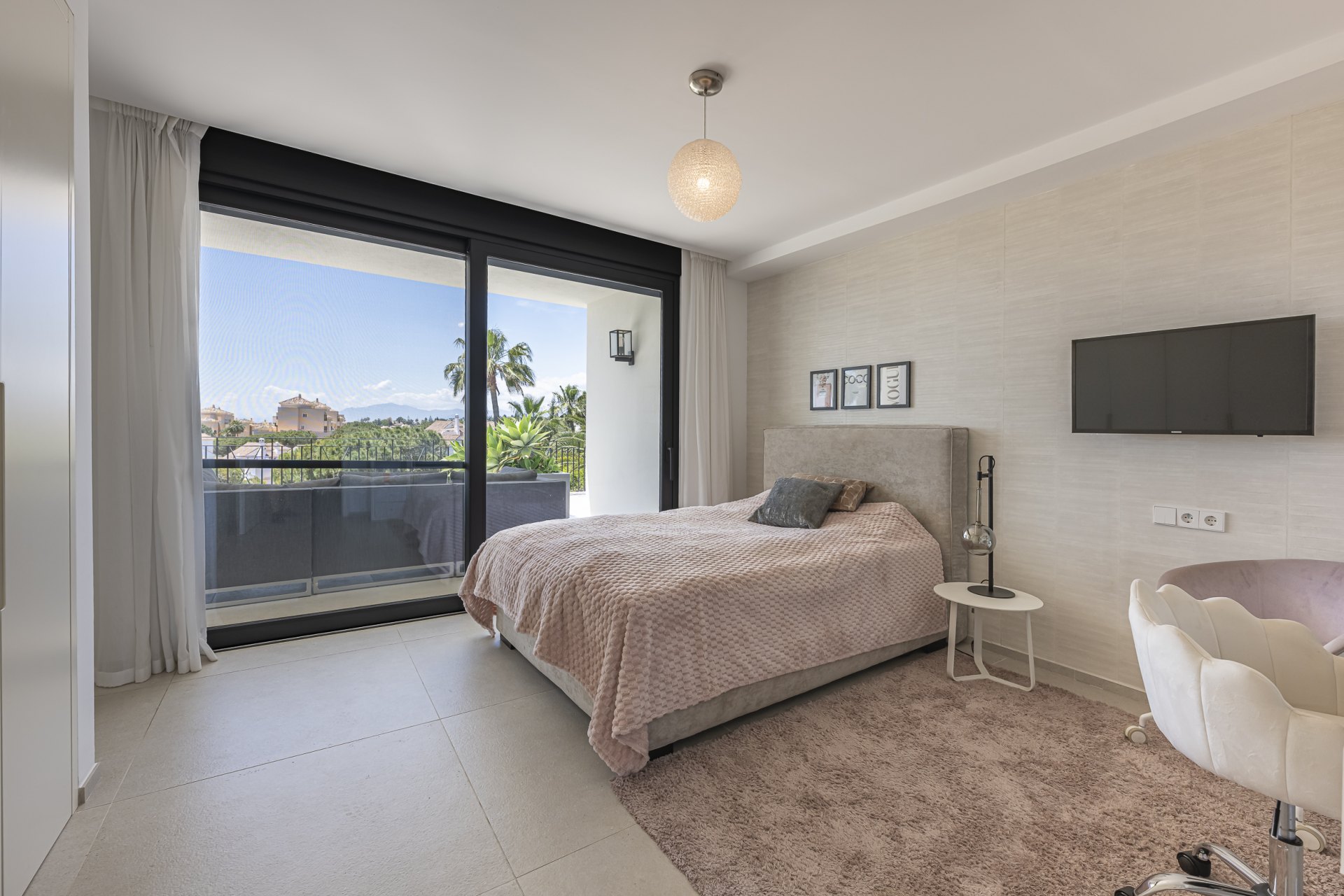 Spectacular family villa with panoramic sea views and exceptional amenities in Elviria, East Marbella