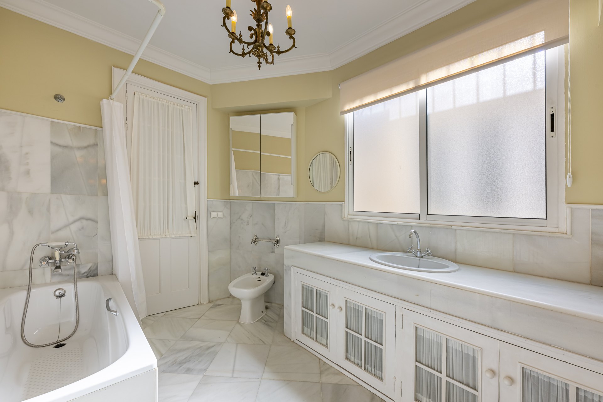 Architectural gem by Strachan on the iconic Paseo de Reding, east Málaga