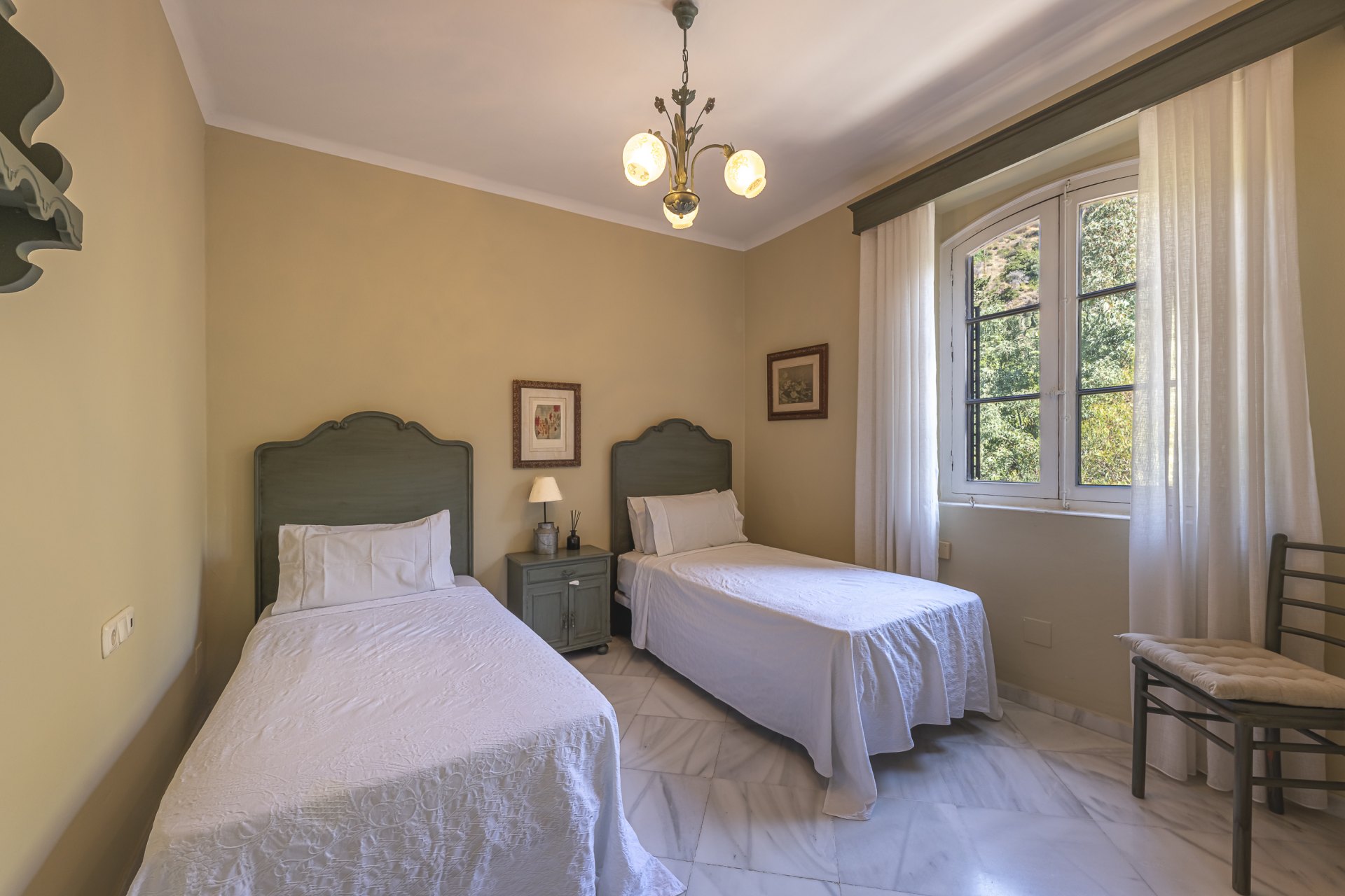 Architectural gem by Strachan on the iconic Paseo de Reding, east Málaga