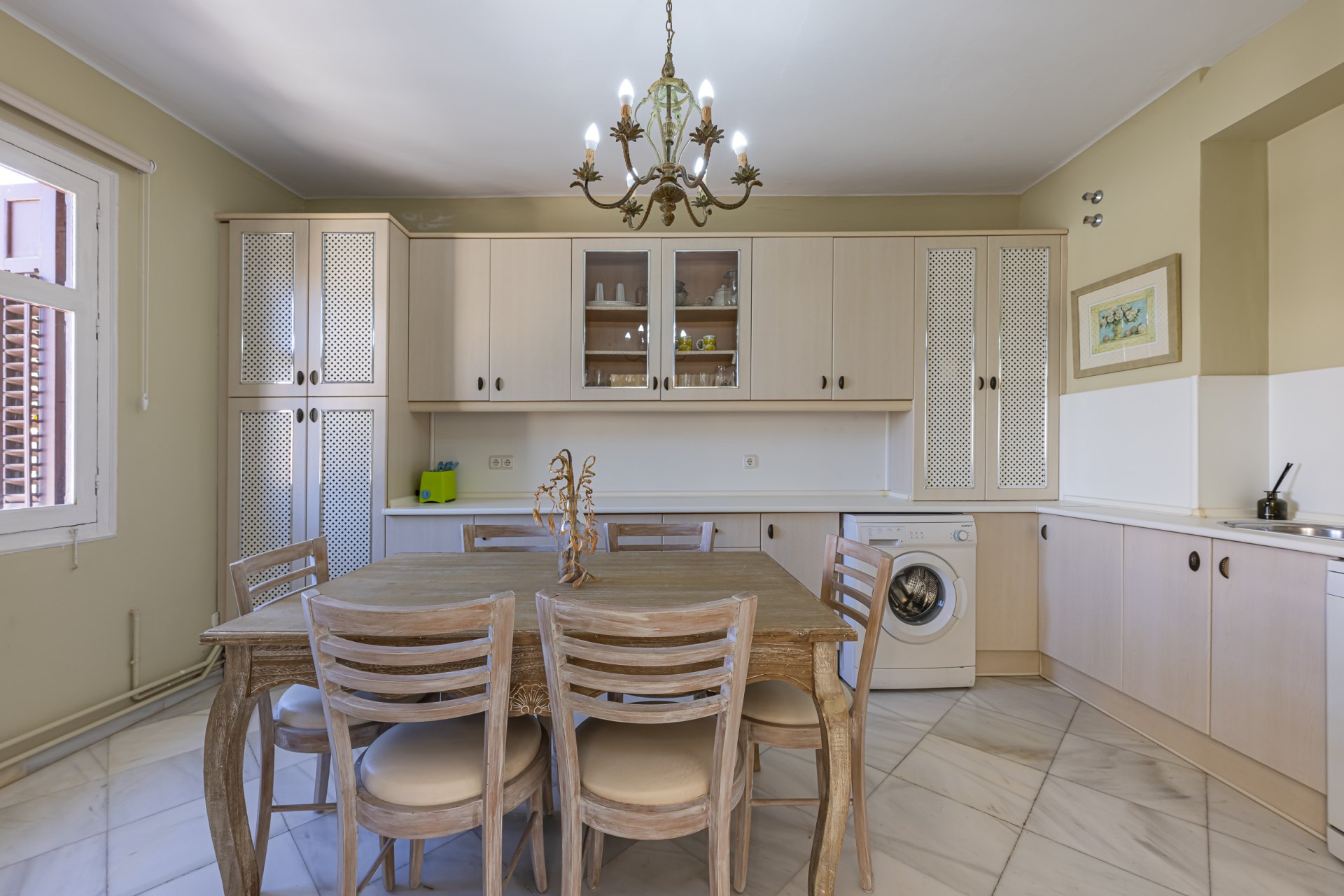 Architectural gem by Strachan on the iconic Paseo de Reding, east Málaga