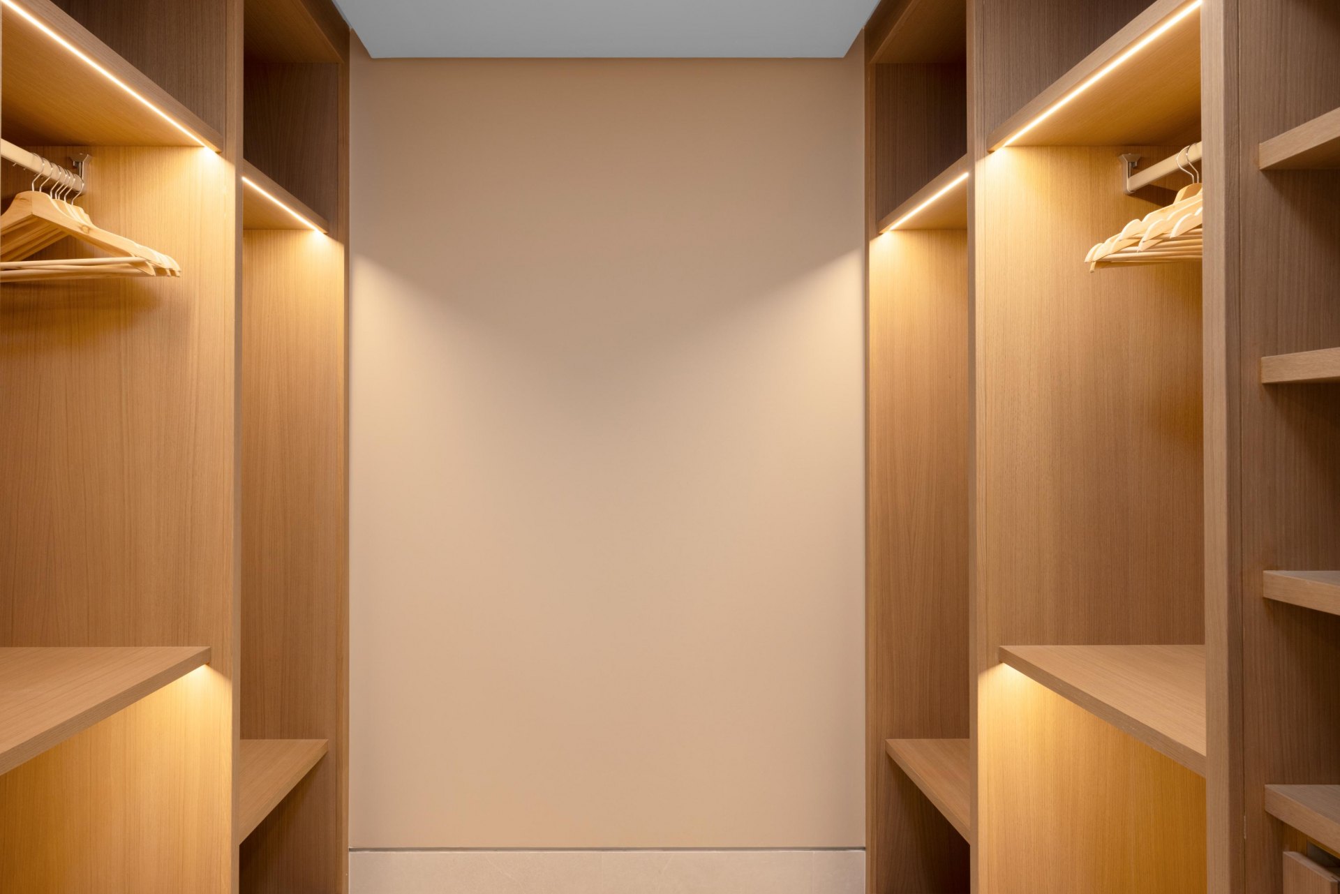 Luxury Beachfront Apartment in Málaga – Pacífico 115