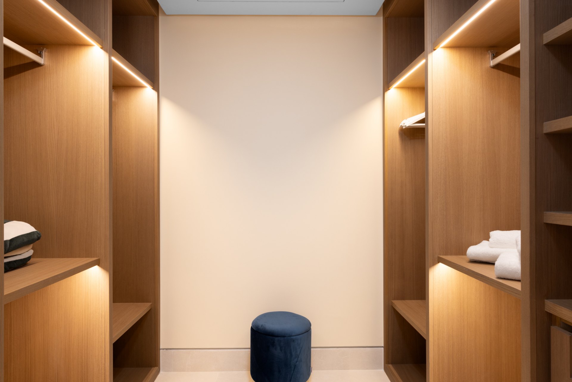 Luxury Beachfront Apartment in Málaga – Pacífico 117