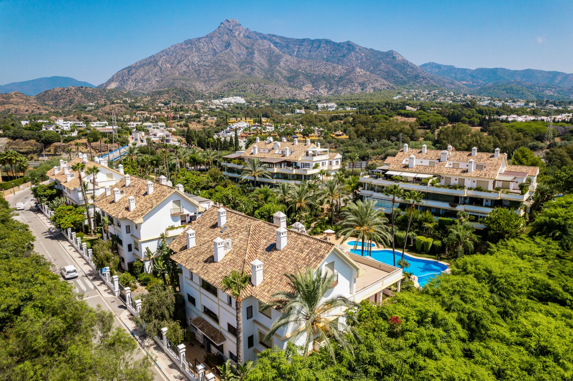 Elegante dúplex reformado en la prestigiosa Milla de Oro de Marbella
