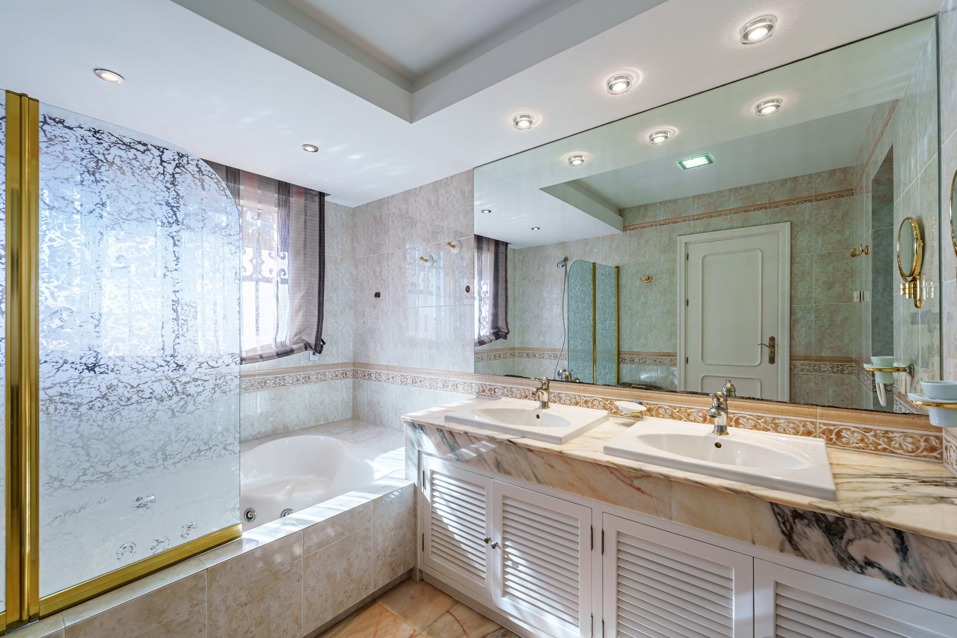 Exclusive opportunity for a large beachfront villa in Estepona, with direct access to the sea