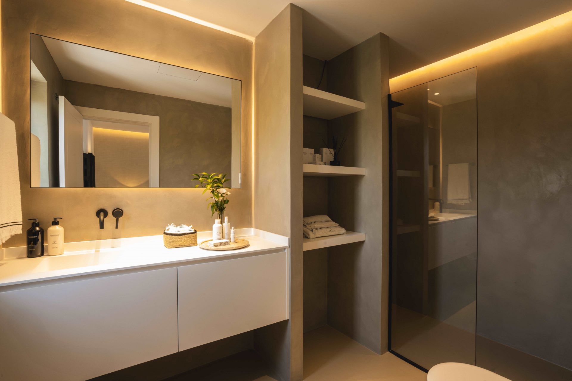 Encantadora villa de estilo andaluz recientemente renovada, junto a un campo de golf