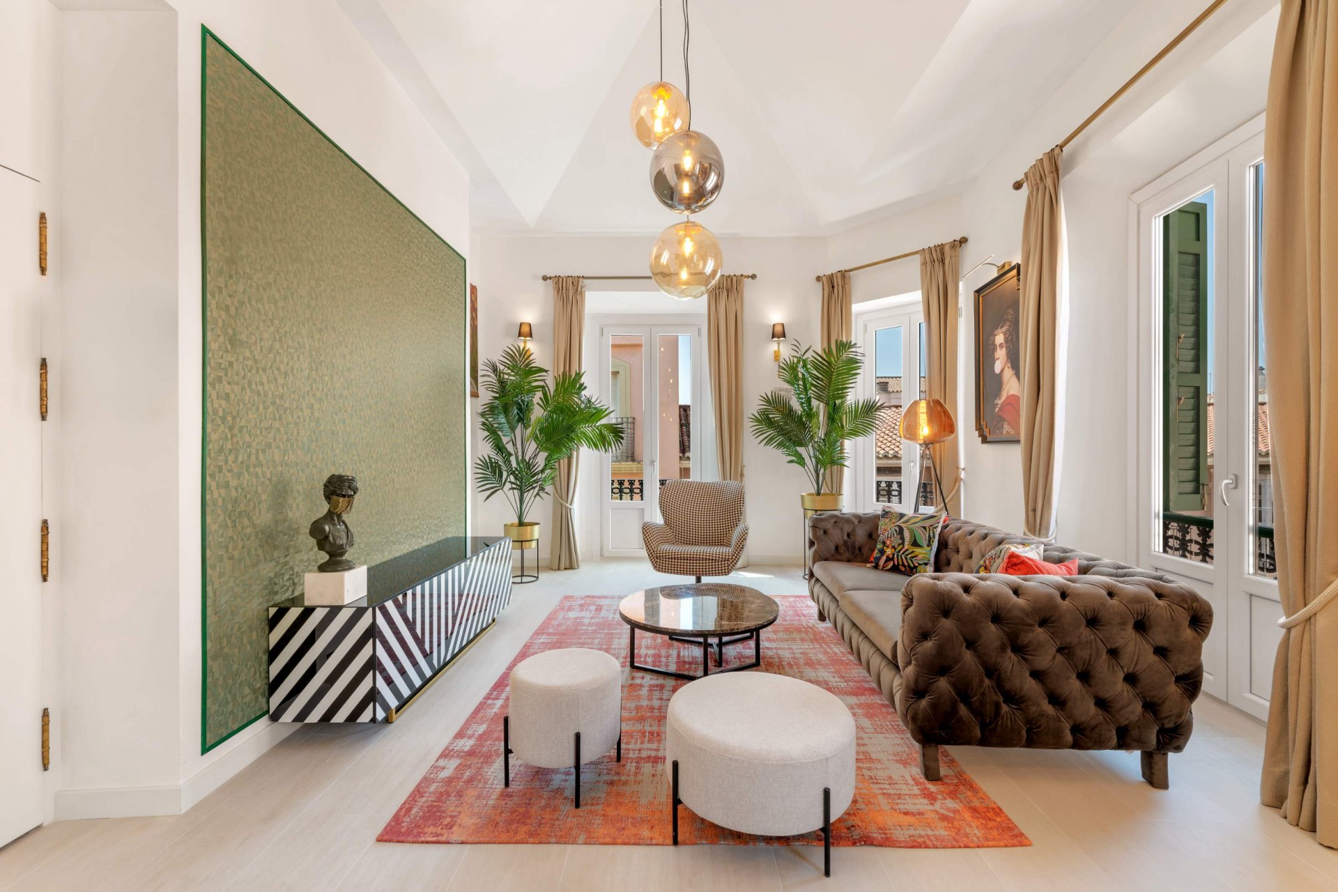 Luminous apartment completely refurbished next to the Cervantes Theatre, Malaga centre